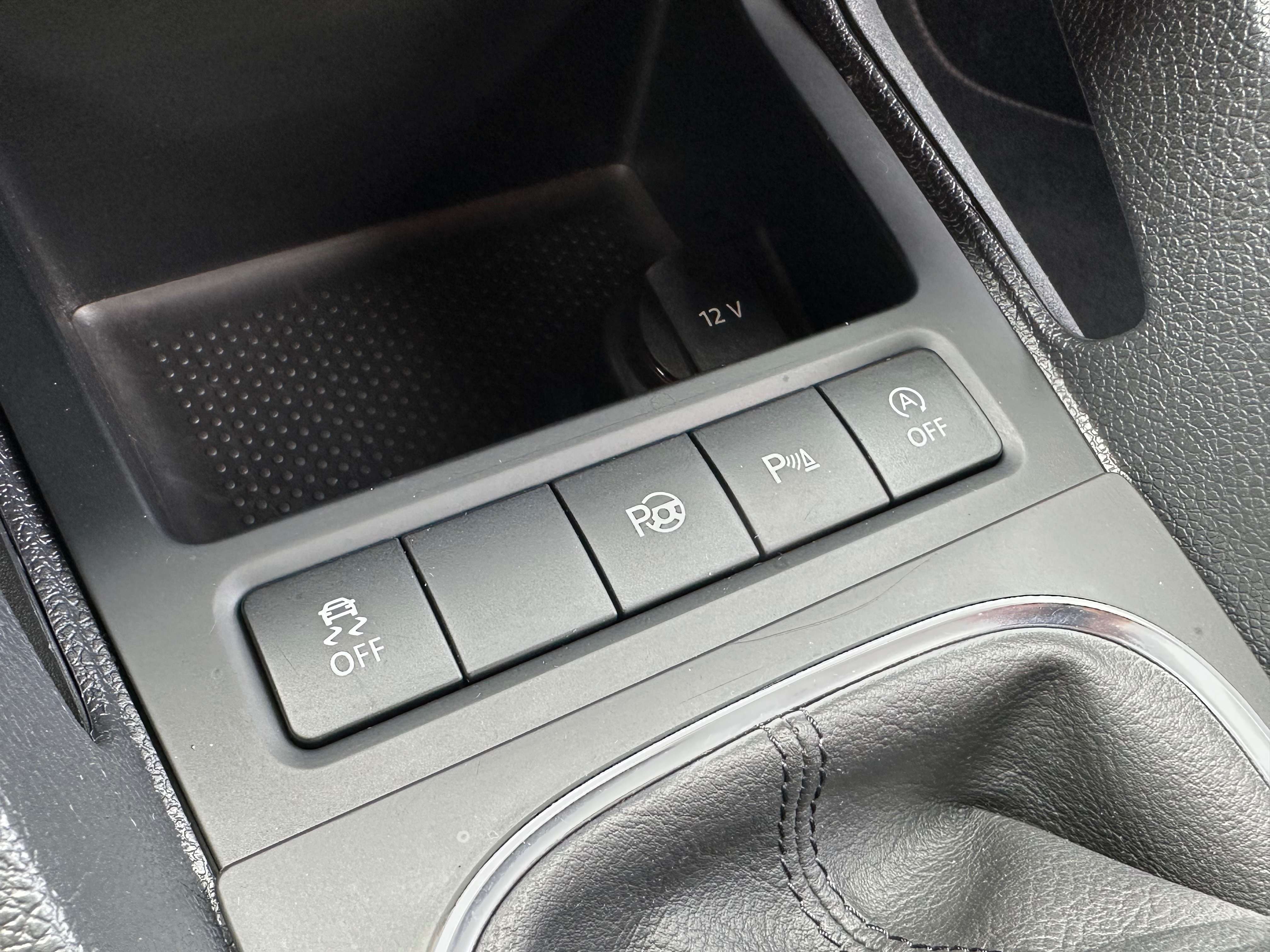 Volkswagen Scirocco 1,4 TSI*EURO 6*FACELIFT*CUIR*NAVI*CAMERA*SIEG CHAUFF*CARNET VW*NOUVEAUX PNEUS*GARANTIE