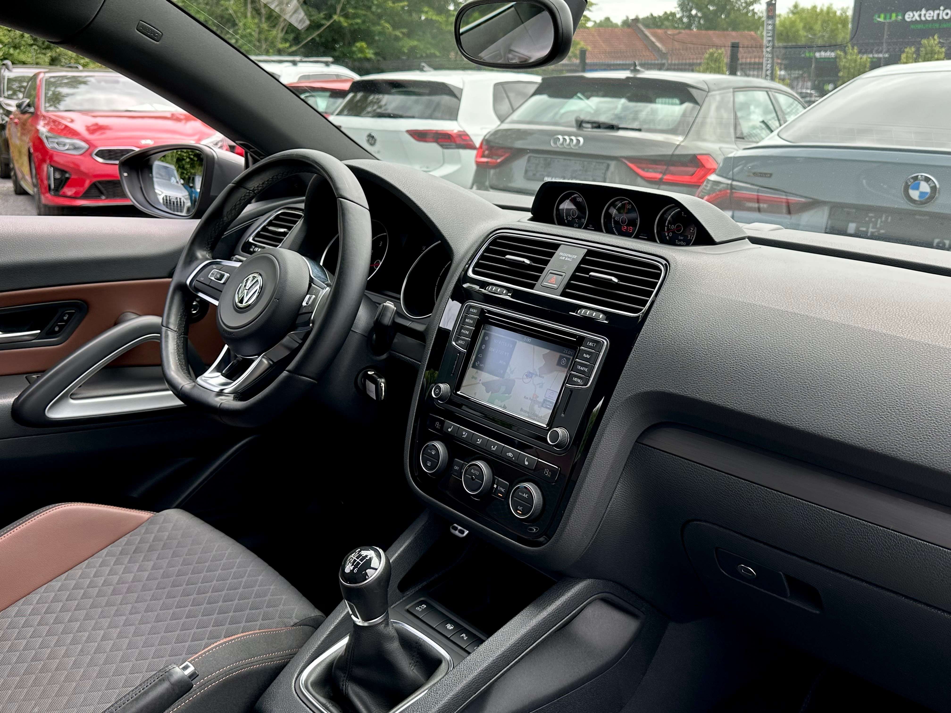 Volkswagen Scirocco 1,4 TSI*EURO 6*FACELIFT*CUIR*NAVI*CAMERA*SIEG CHAUFF*CARNET VW*NOUVEAUX PNEUS*GARANTIE