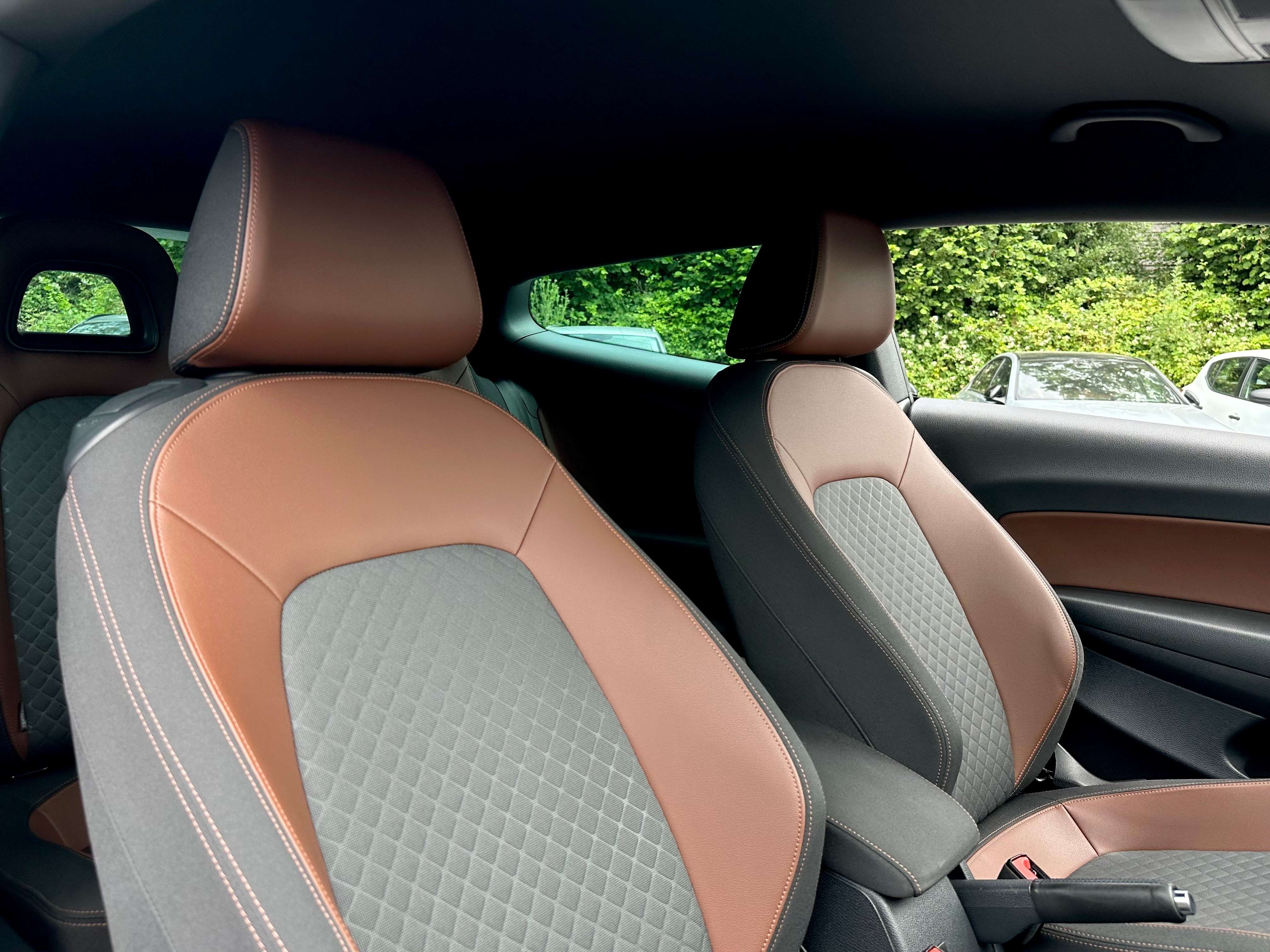 Volkswagen Scirocco 1,4 TSI*EURO 6*FACELIFT*CUIR*NAVI*CAMERA*SIEG CHAUFF*CARNET VW*NOUVEAUX PNEUS*GARANTIE