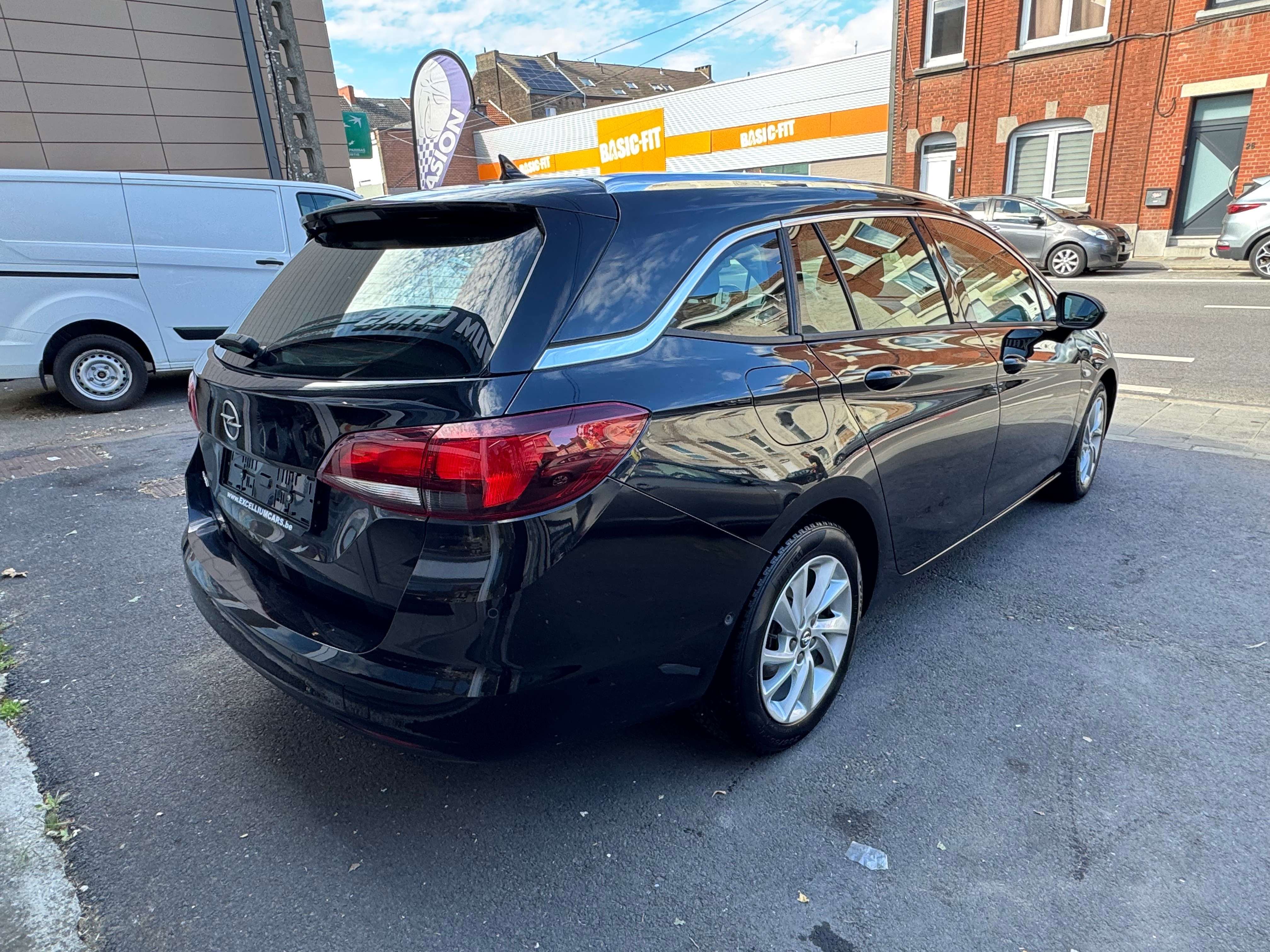 Opel Astra Sports Tourer 1.5 Turbo D Elegance S/S Cuir Led Gps Jante Camera 6Vts Carnet Garantie