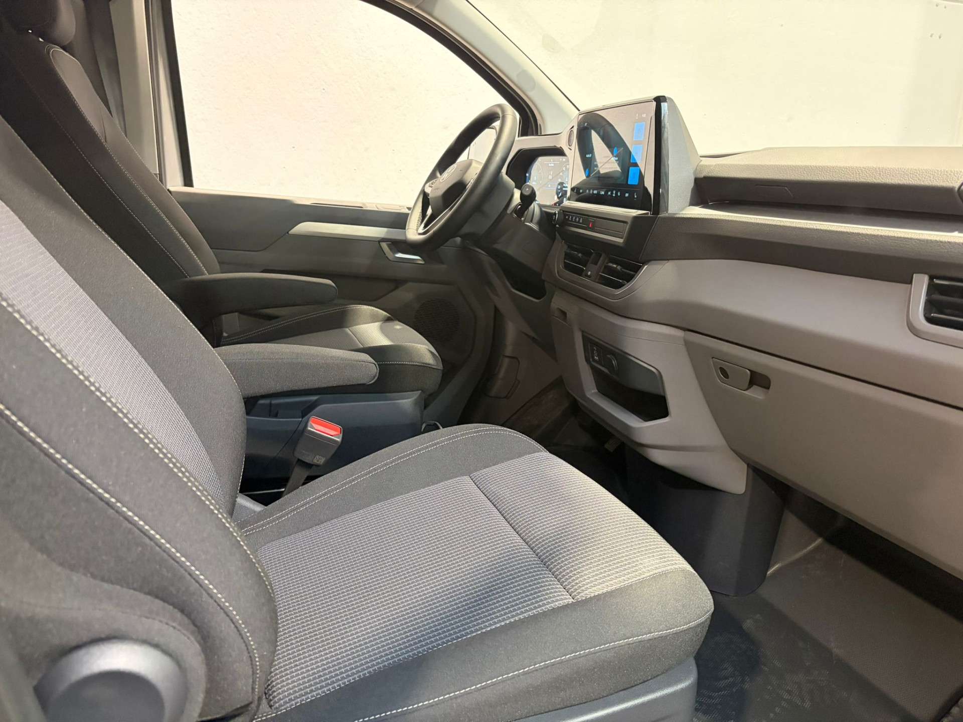 Volkswagen Transporter 2.0 TDI L2H1 4MOTION Dubbele cabine 5 zitplaatsen,
