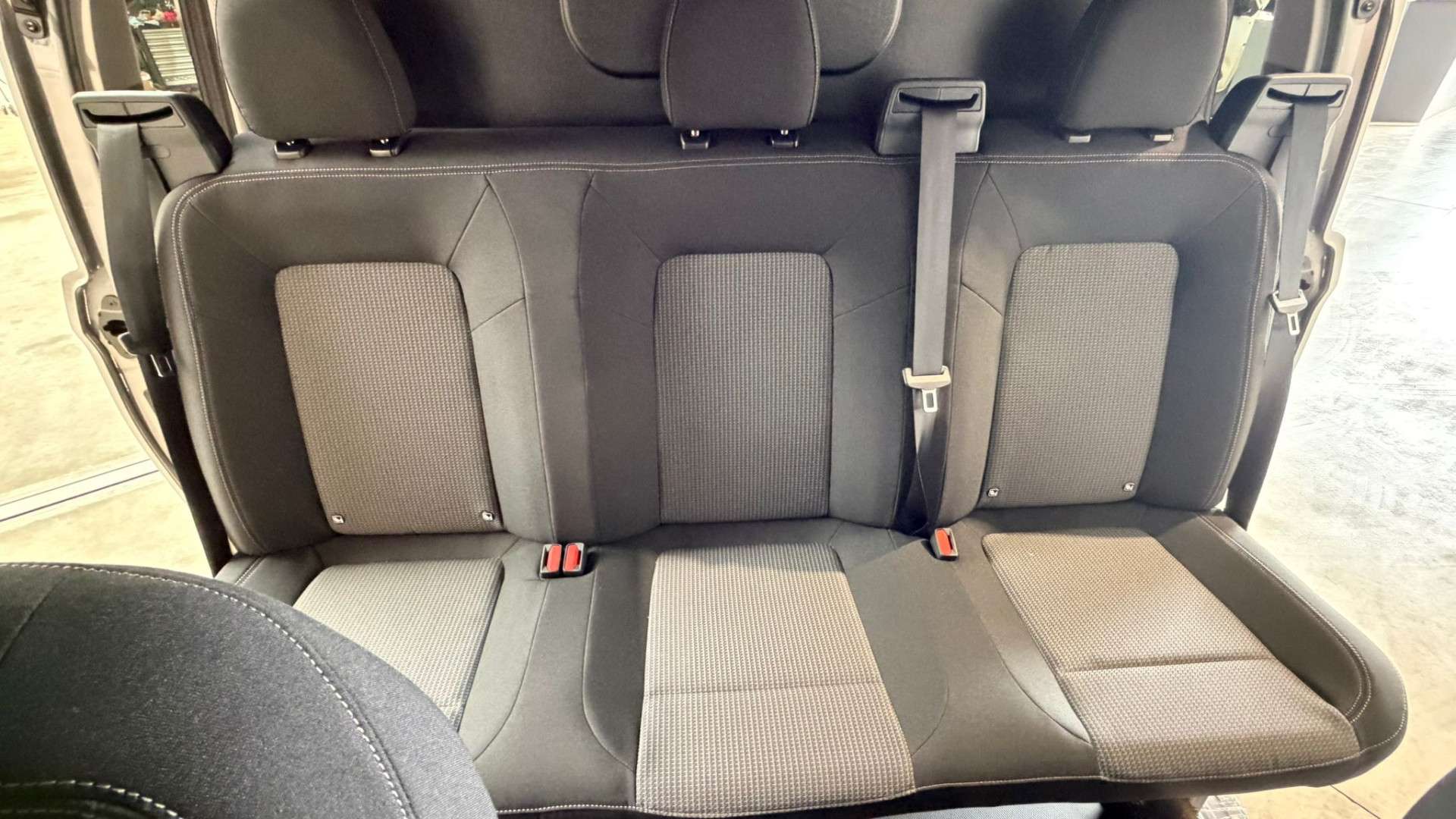 Volkswagen Transporter 2.0 TDI L2H1 4MOTION Dubbele cabine 5 zitplaatsen,