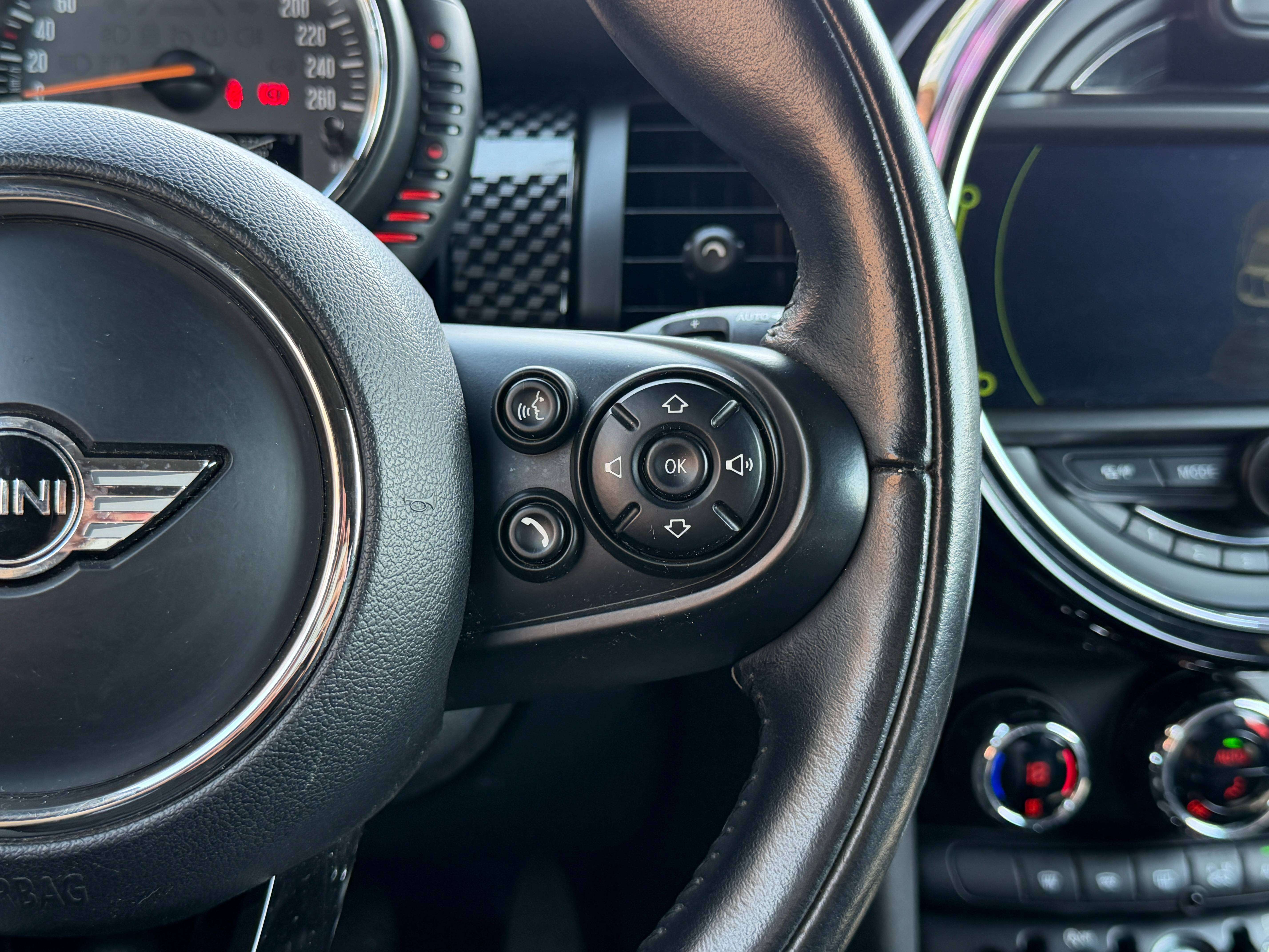MINI Cooper S LED - GPS - Clim auto - Boite méca - Cruise control