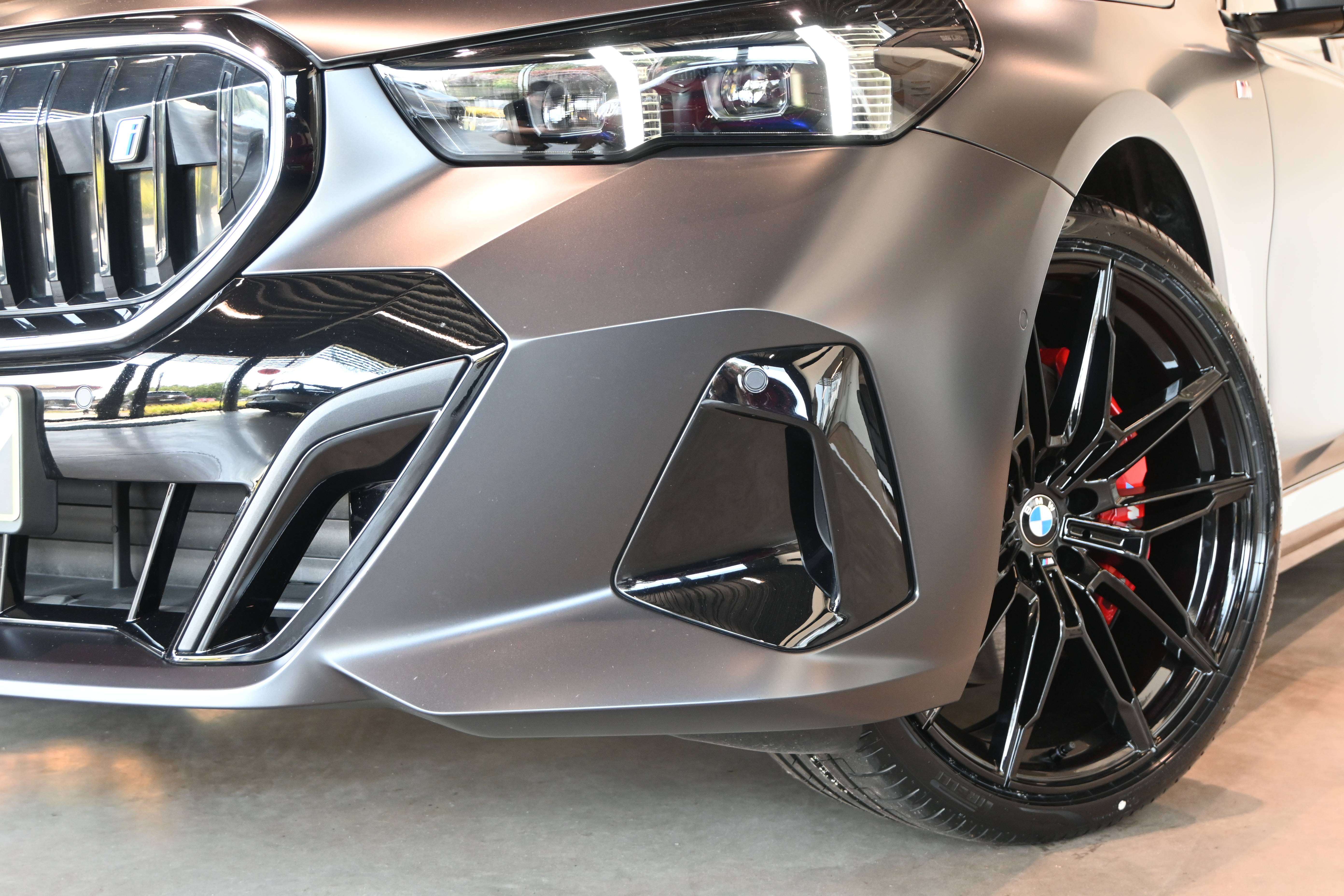 BMW i5 Touring xDrive40 M Sport **LED/LEDER/360°CAM/H&K/DAB/CARPLAY/CC**