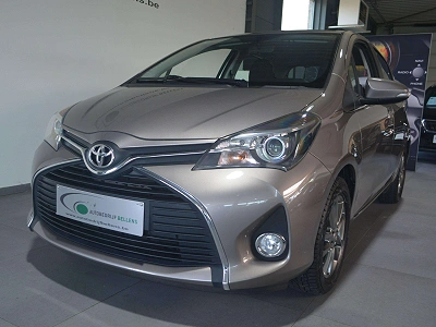 Toyota Yaris 1.3 L BENZ. / NAVI + CAMER / CRUISE CONTROL / AIRCO