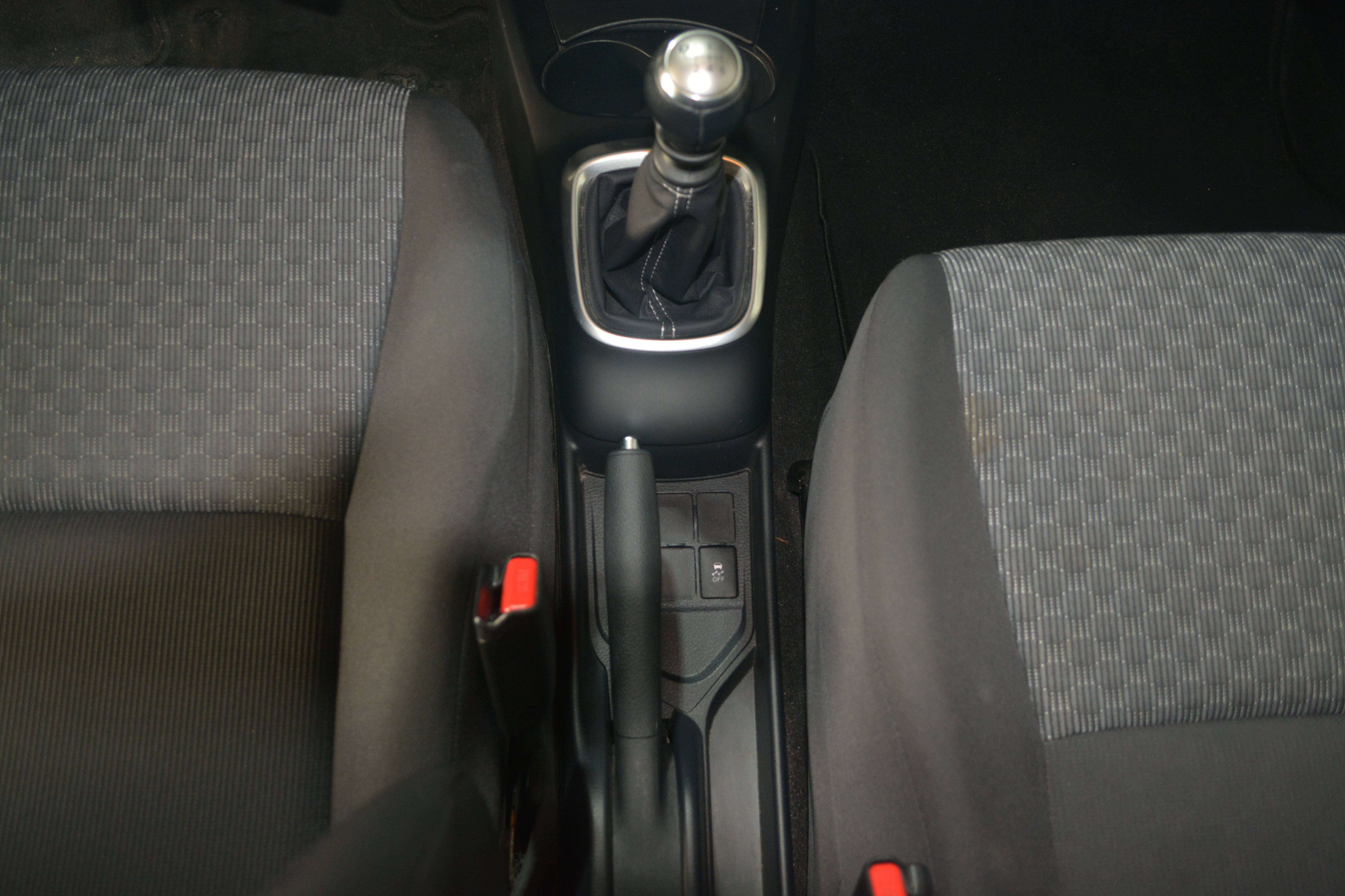 Toyota Yaris 1.3 L BENZ. / NAVI + CAMER / CRUISE CONTROL / AIRCO