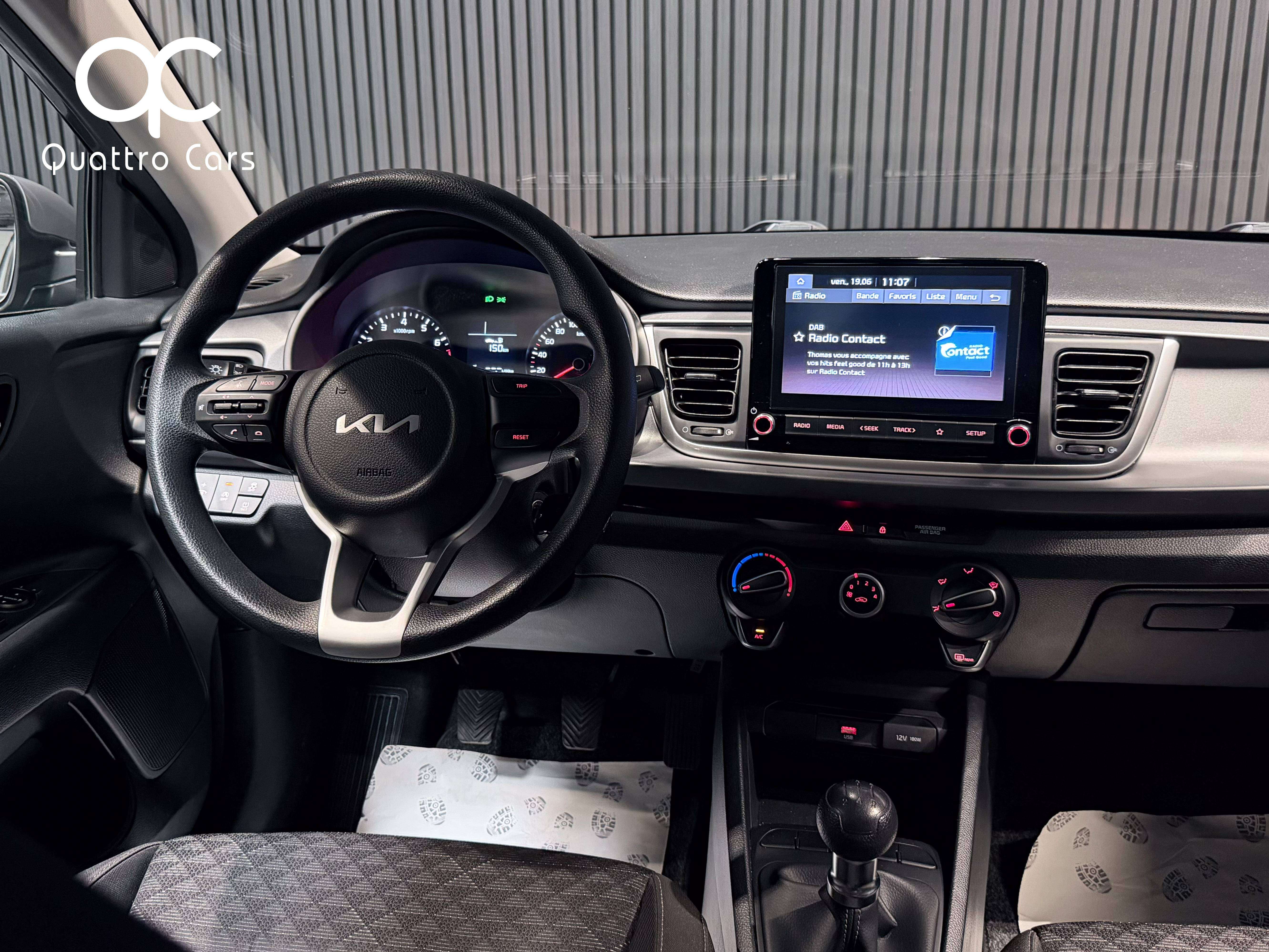 Kia Rio 1.2i / Car play / Camera / Clim / 1e Main