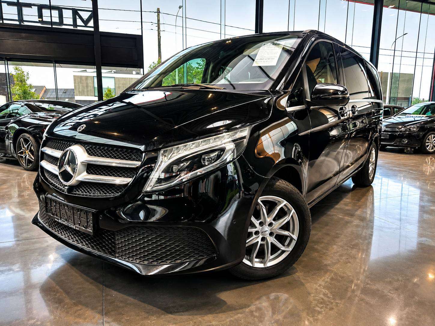 Mercedes-Benz V 300 V 300d L2 Avantgarde Lichte Vracht 5pl/LEDER/ Geen BIV en 135 TAX/Trekh 2500kg/