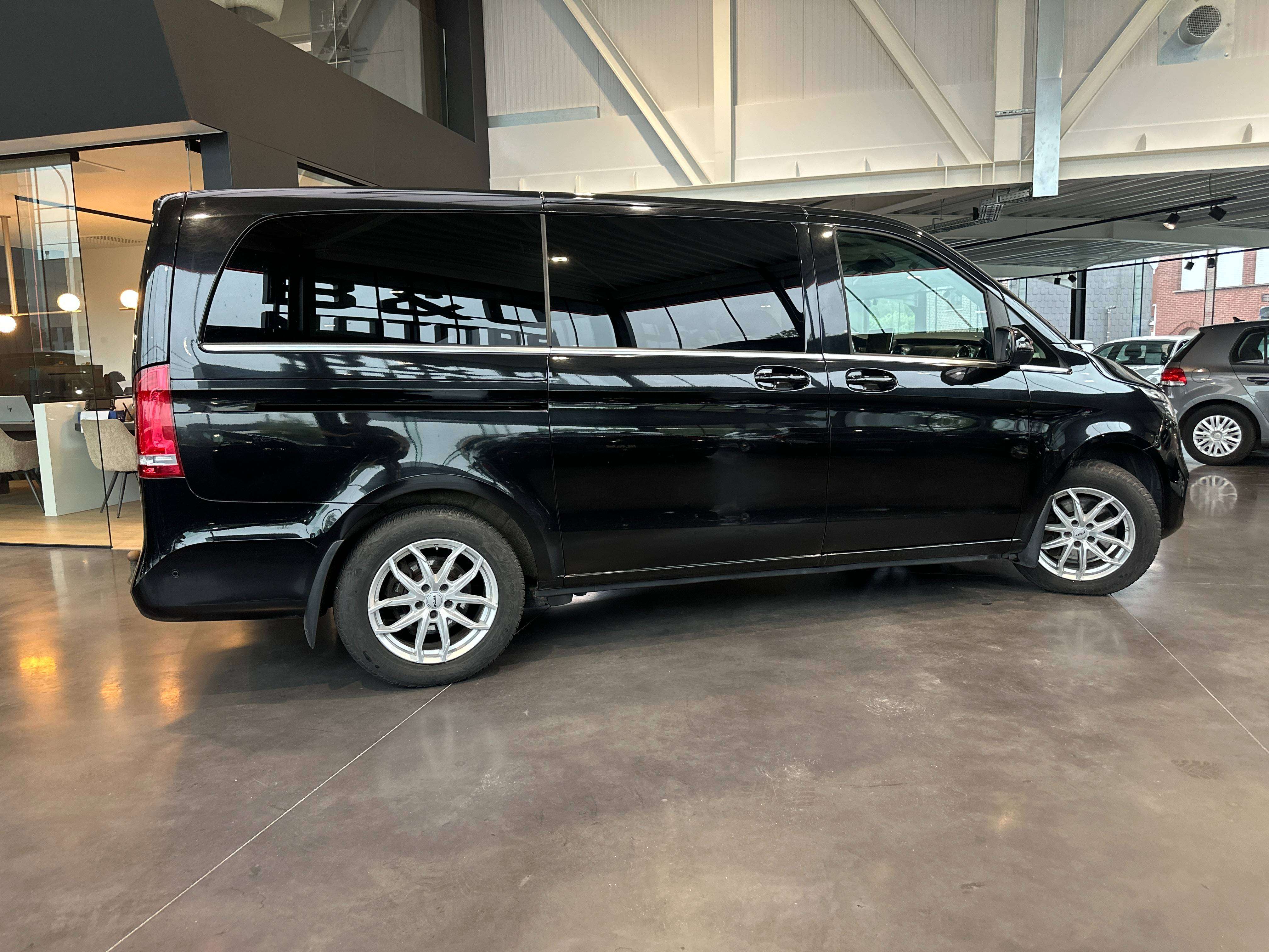 Mercedes-Benz V 300 V 300d L2 Avantgarde Lichte Vracht 5pl/LEDER/ Geen BIV en 135 TAX/Trekh 2500kg/