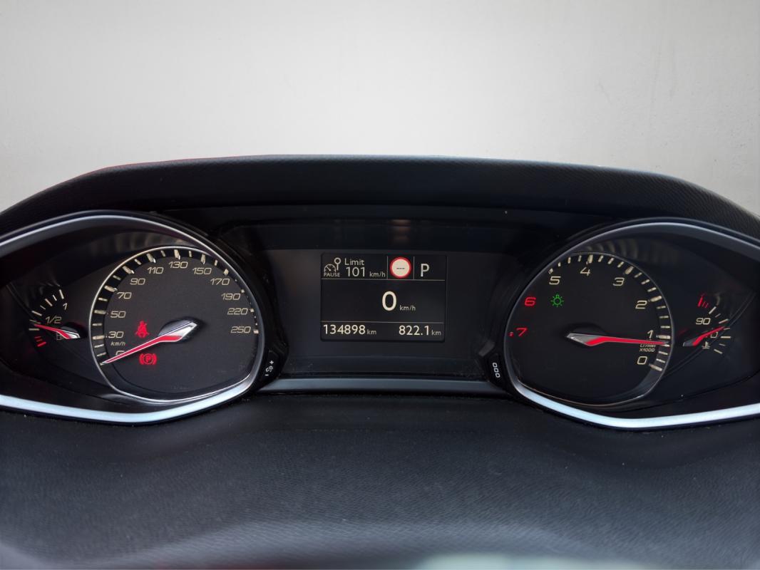 Peugeot 308 130ch SS EAT8 Tech Edition
