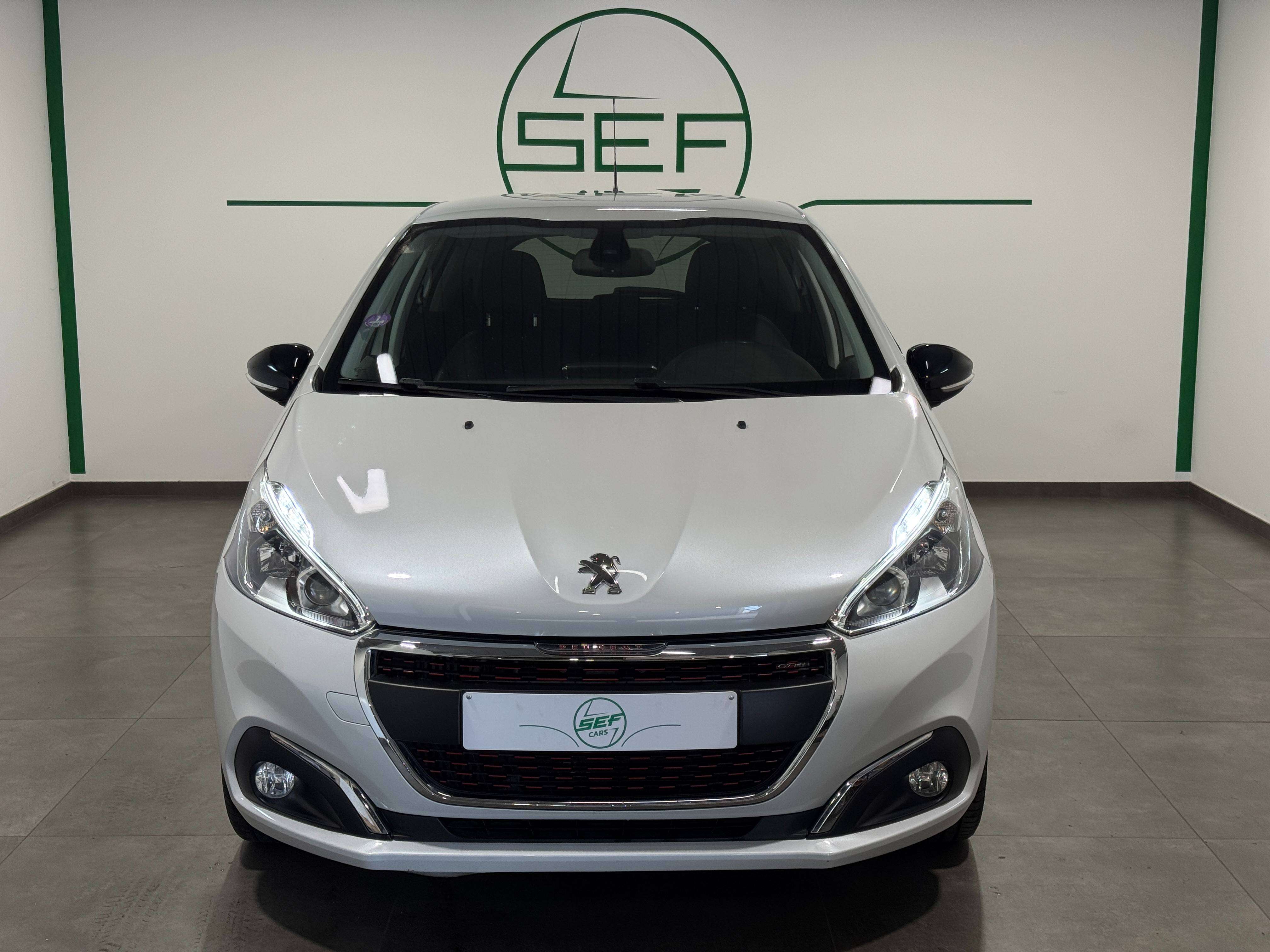 Peugeot 208 ** 1.2 ** GT Line ** GPS ** A/C ** Garantie 12 mois **