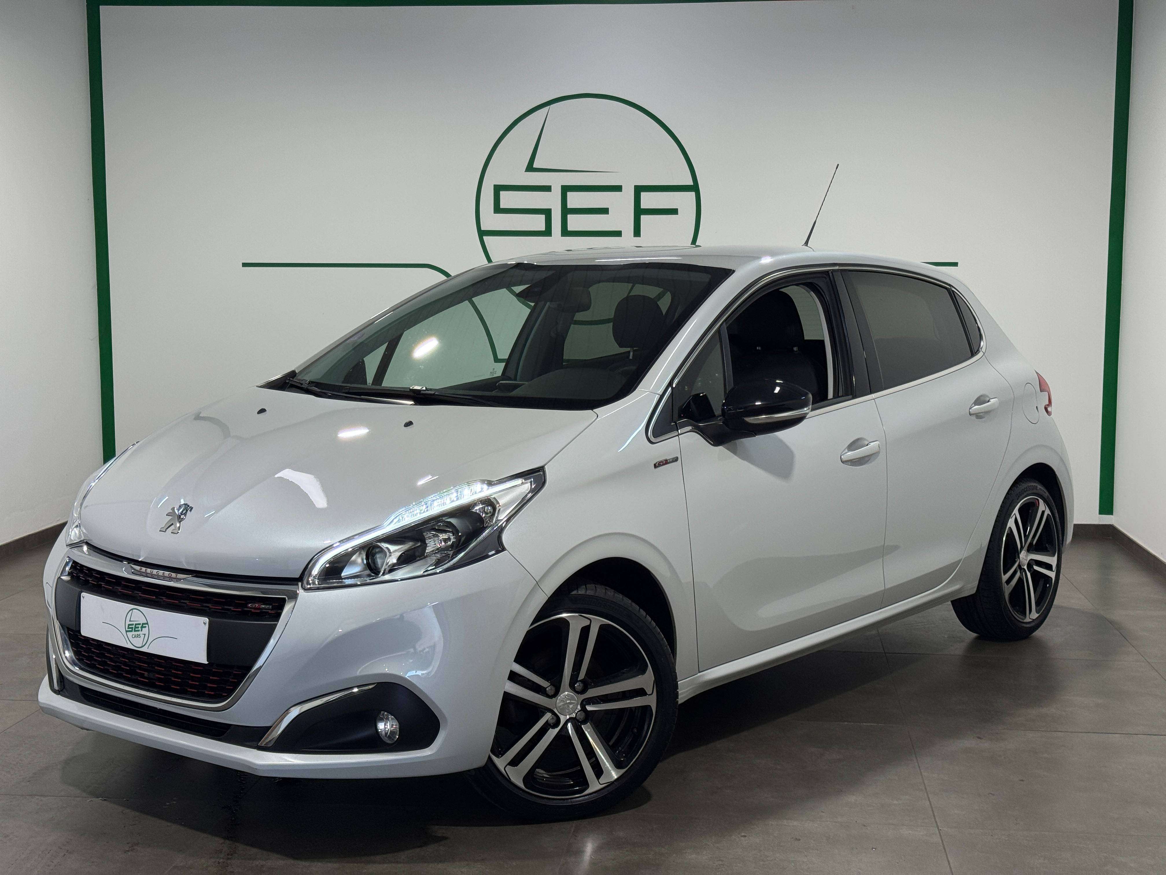 Peugeot 208 ** 1.2 ** GT Line ** GPS ** A/C ** Garantie 12 mois **