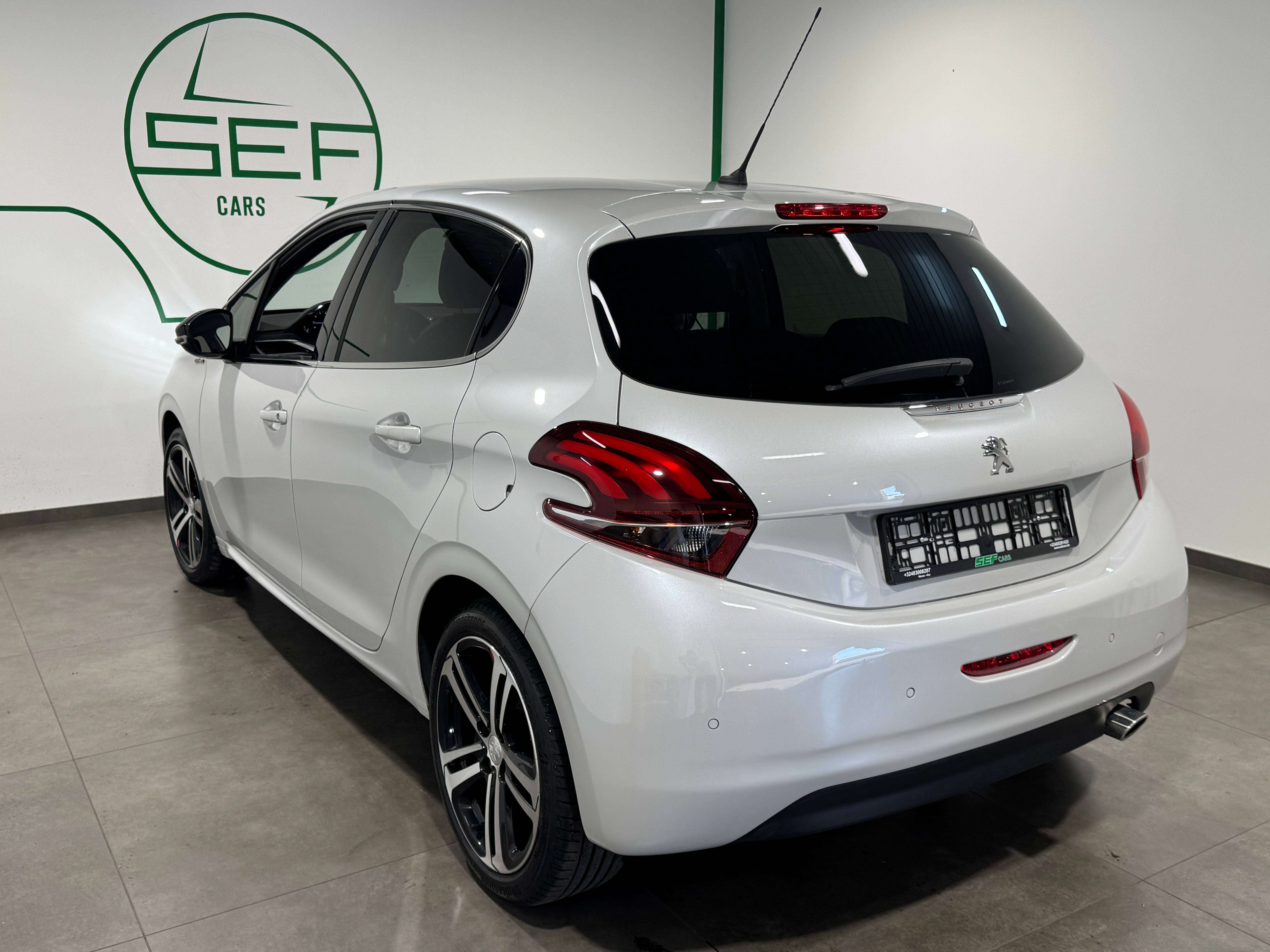 Peugeot 208 ** 1.2 ** GT Line ** GPS ** A/C ** Garantie 12 mois **