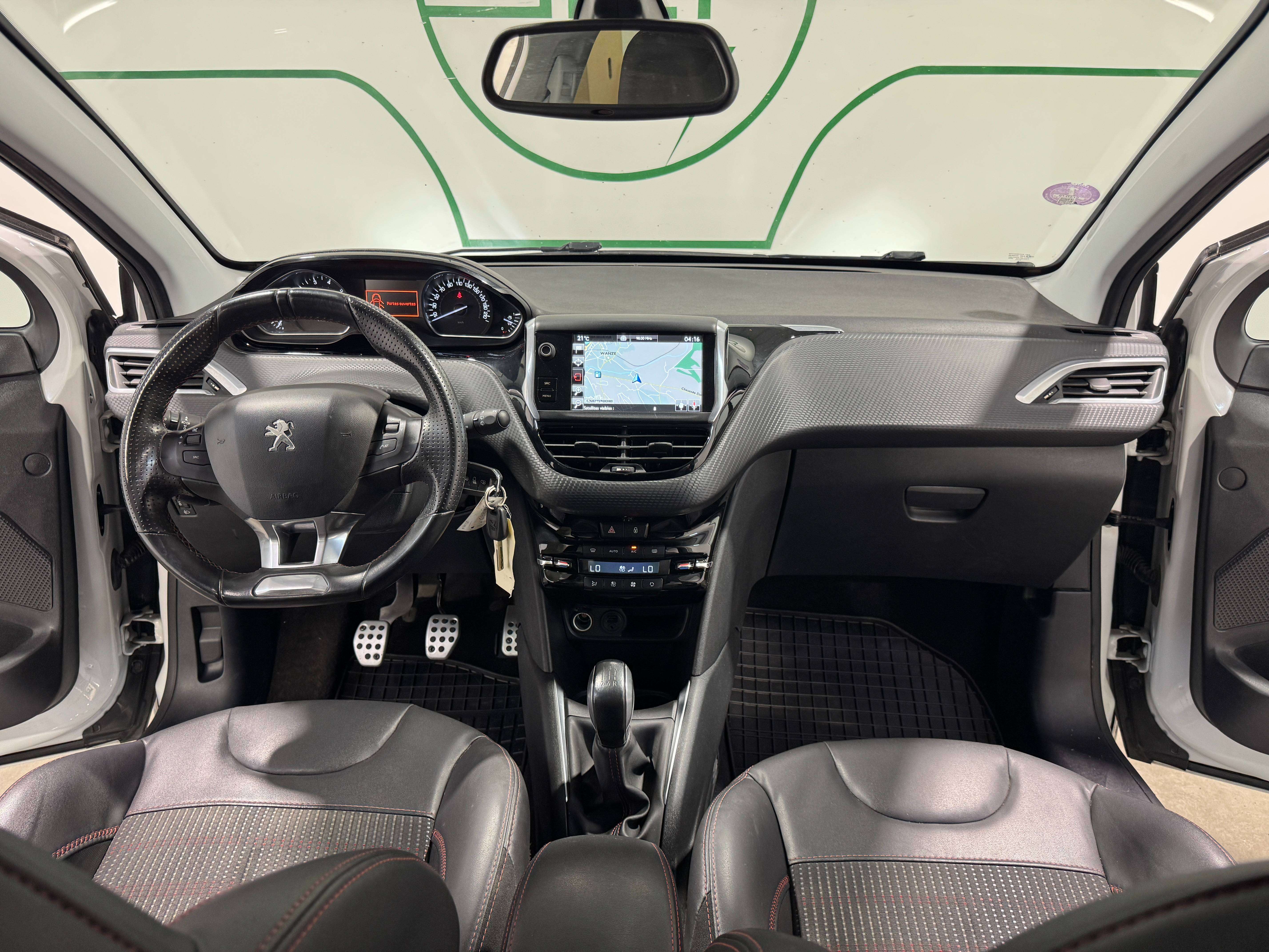 Peugeot 208 ** 1.2 ** GT Line ** GPS ** A/C ** Garantie 12 mois **