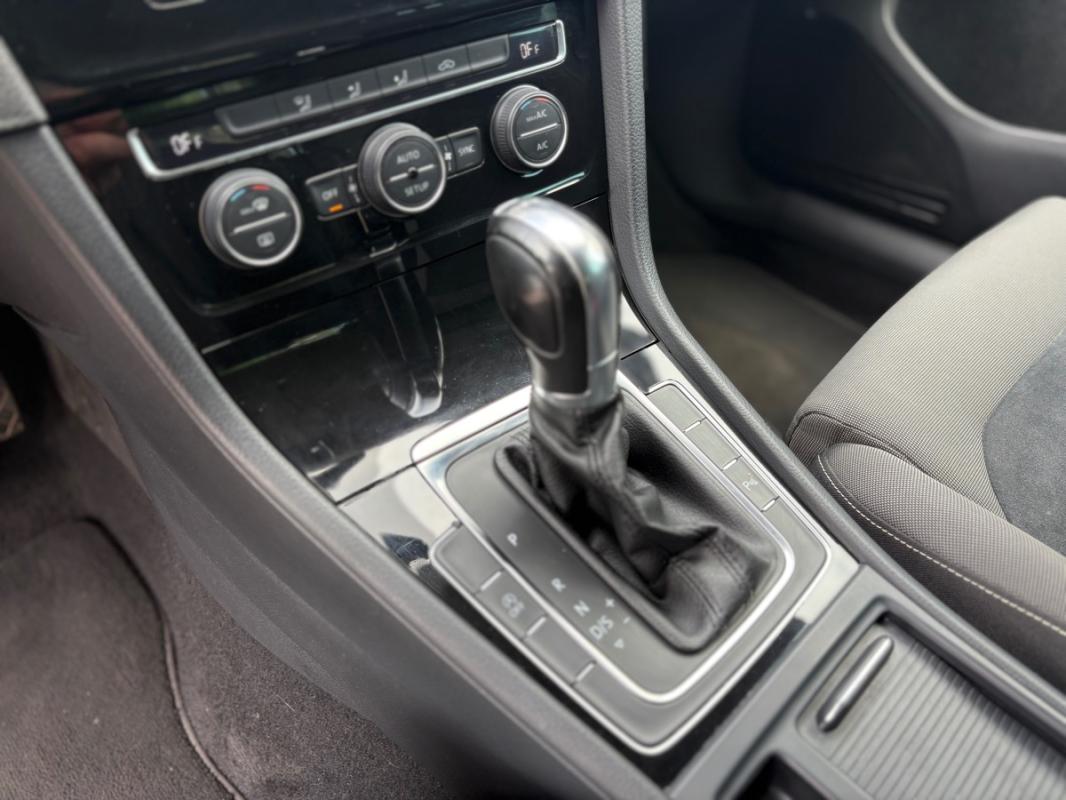 Volkswagen Golf VII 1.4 TSI 16V Blue Motion DSG7 140 cv Boîte auto - CARNET D'ENTRETIEN DISPONIBLE