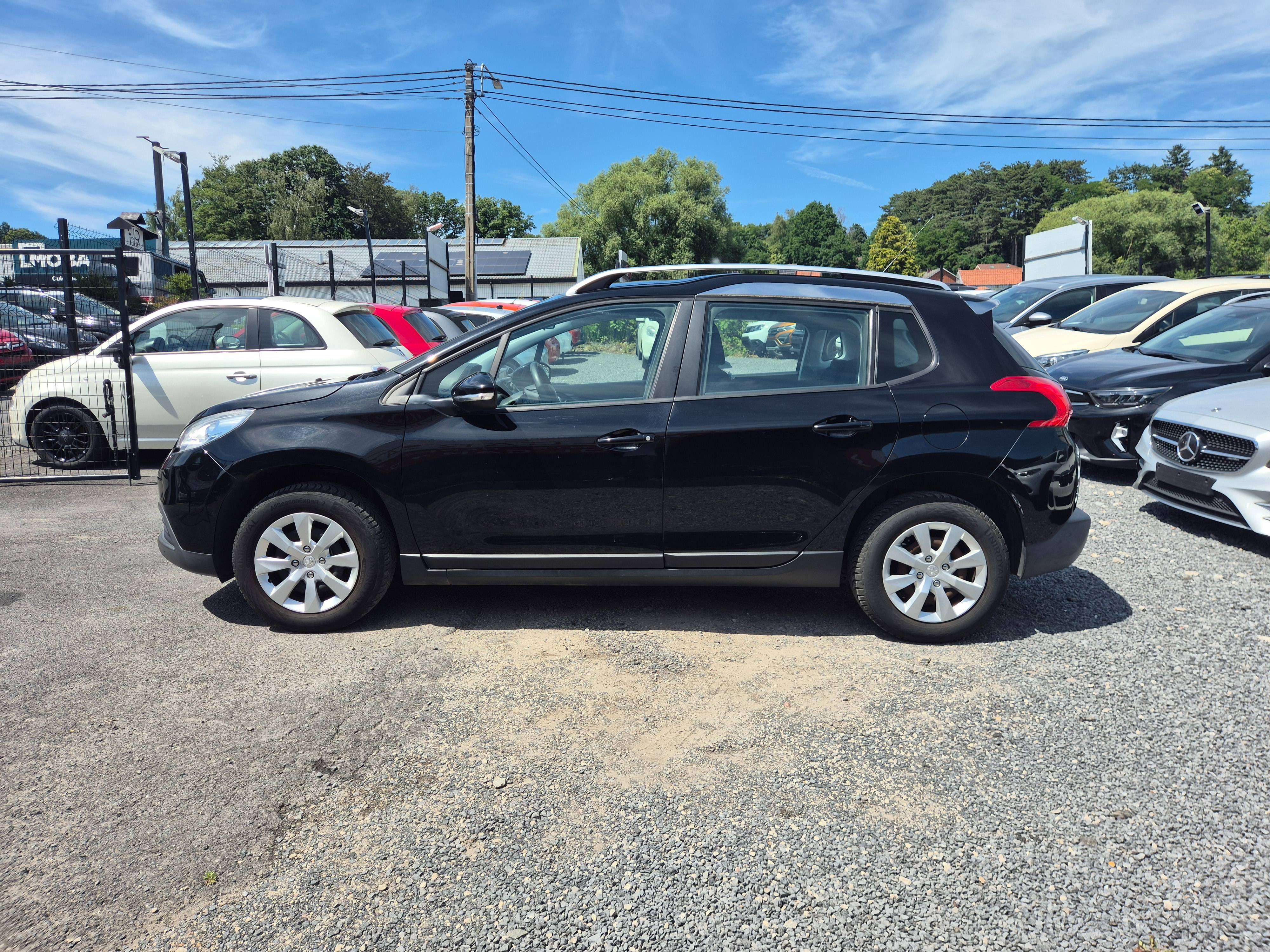 Peugeot 2008 1.2i Access