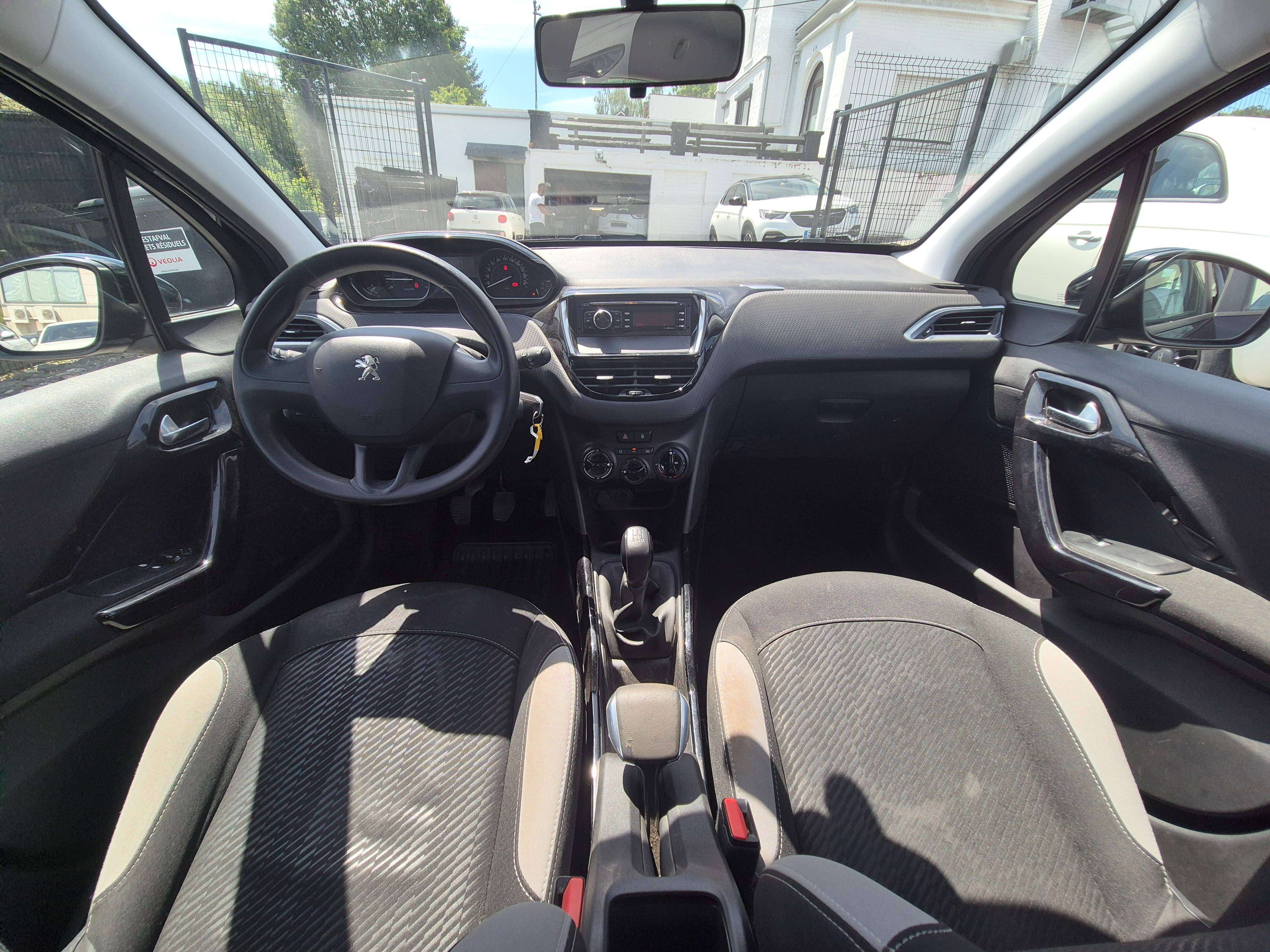 Peugeot 2008 1.2i Access