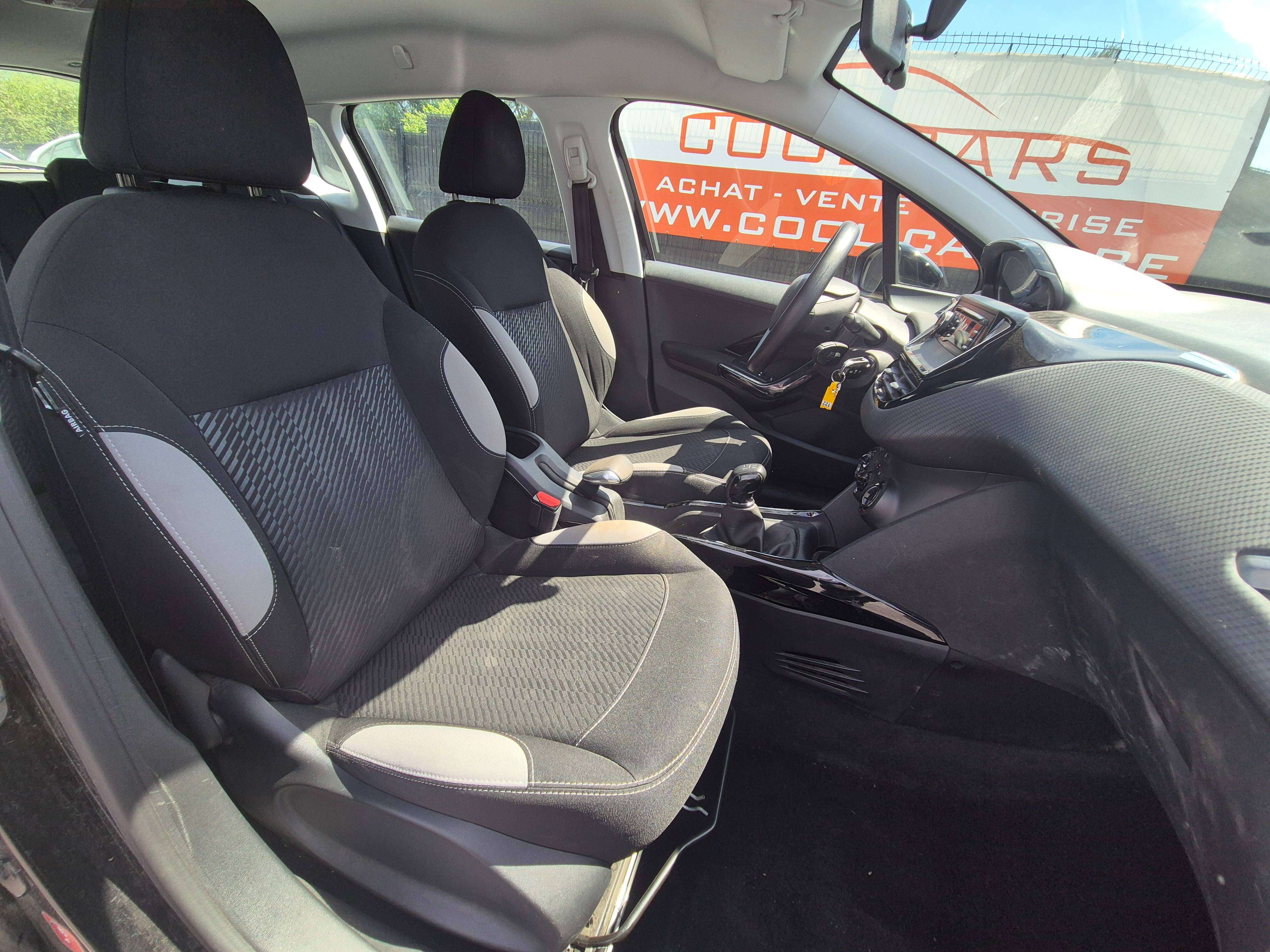 Peugeot 2008 1.2i Access