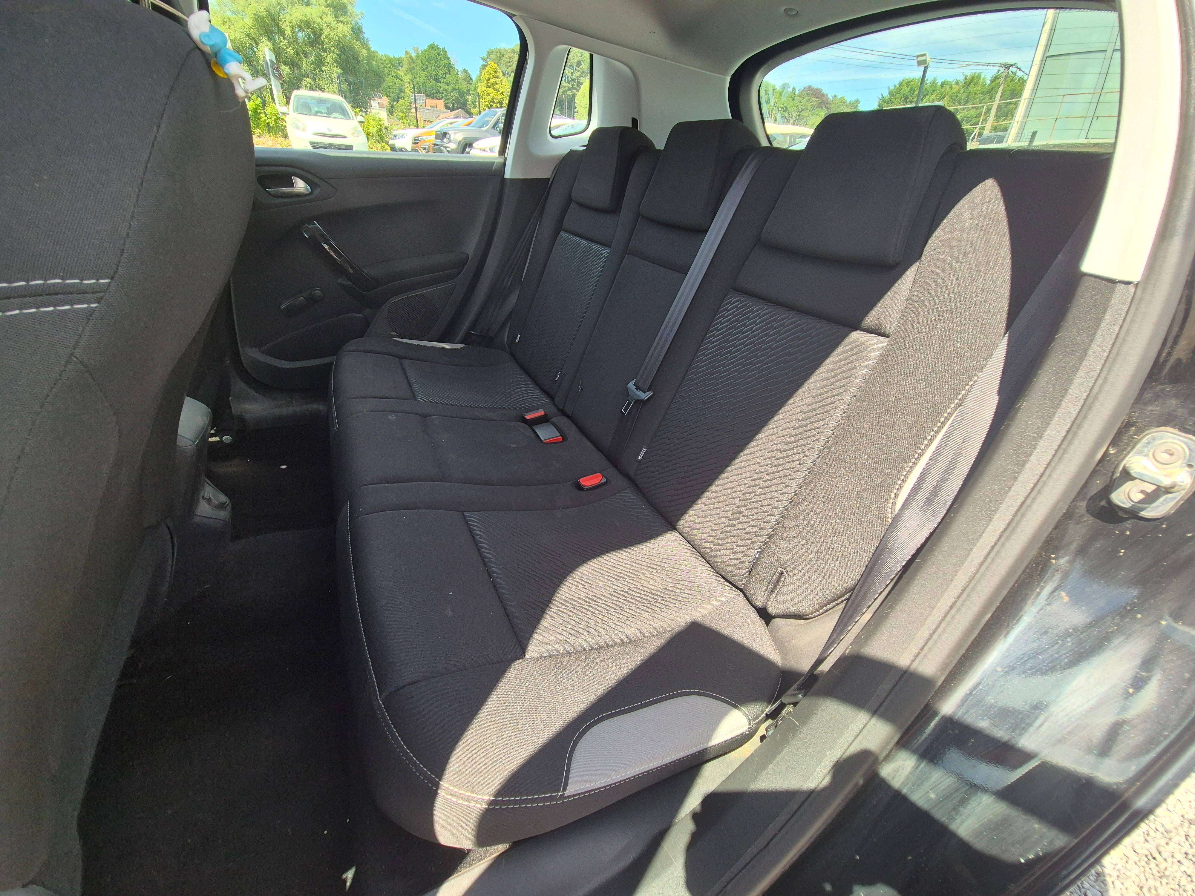 Peugeot 2008 1.2i Access