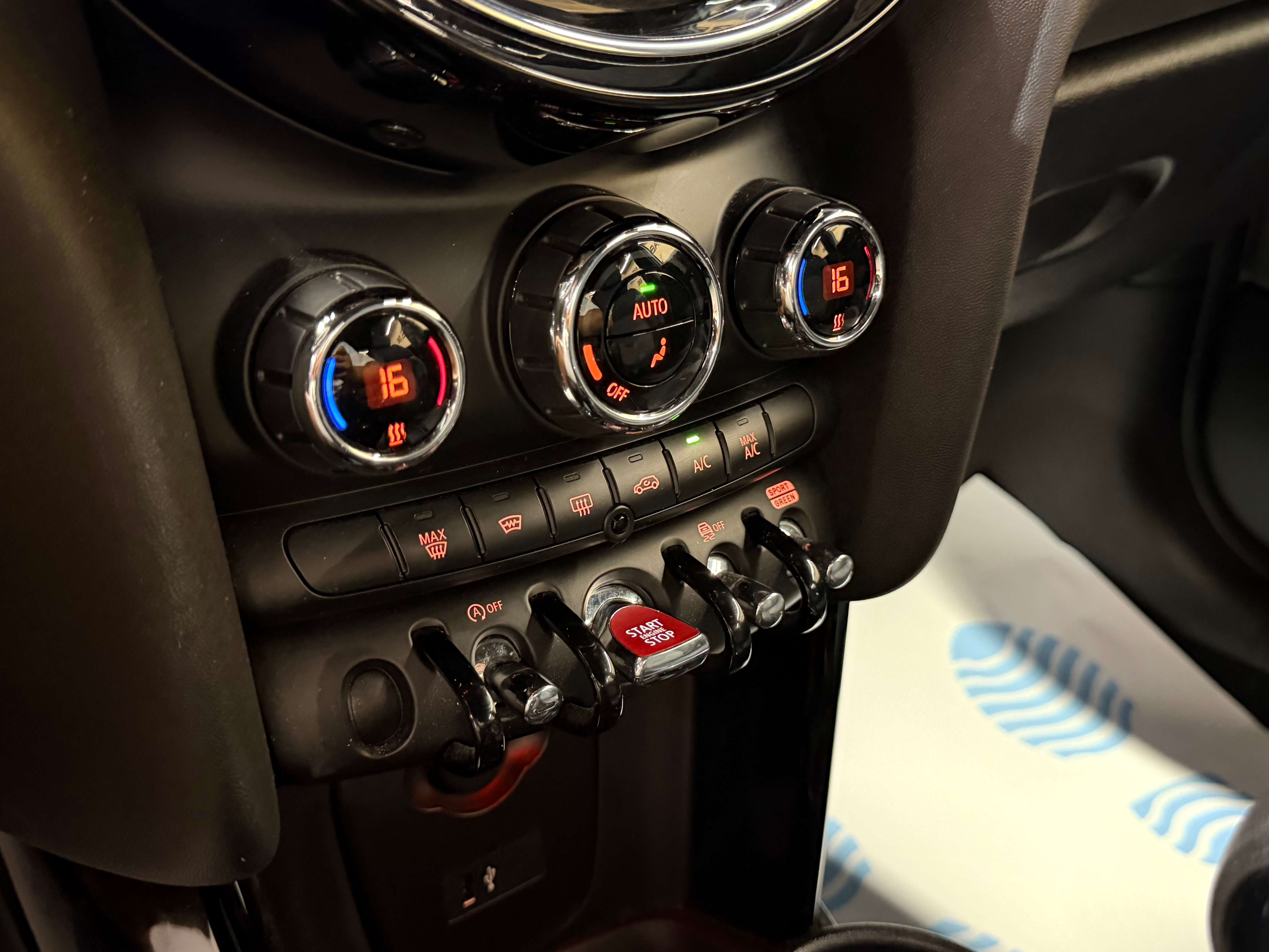 MINI Cooper 1.5I SPORT - 5 PORTES * GARANTIE 12 MOIS **