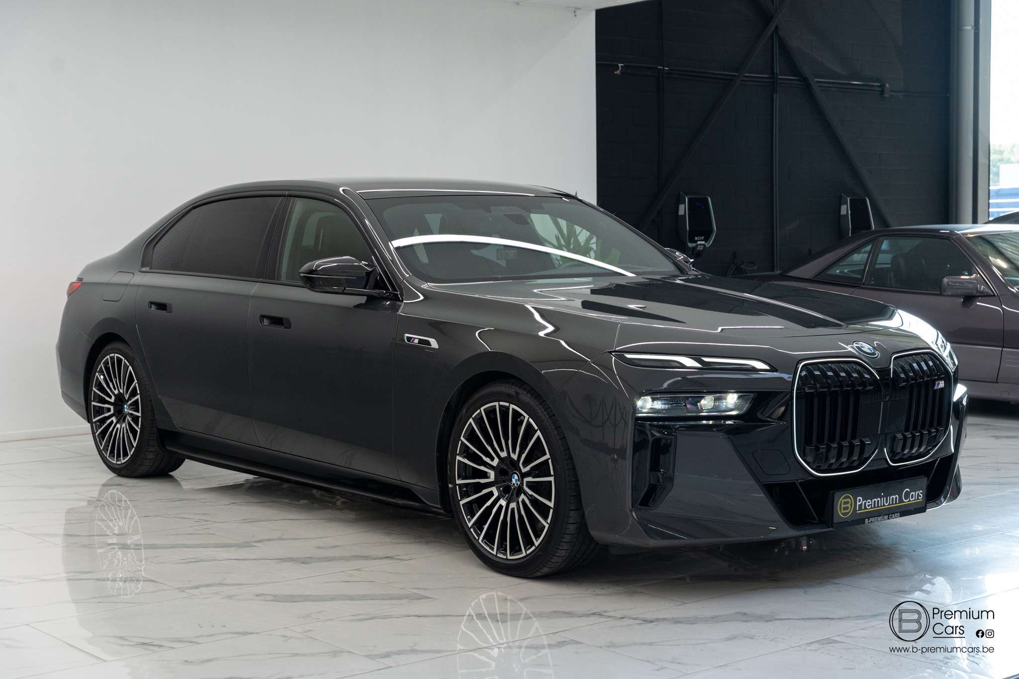 BMW 760 e xDrive Individual! FULL OPTIONS! TV!