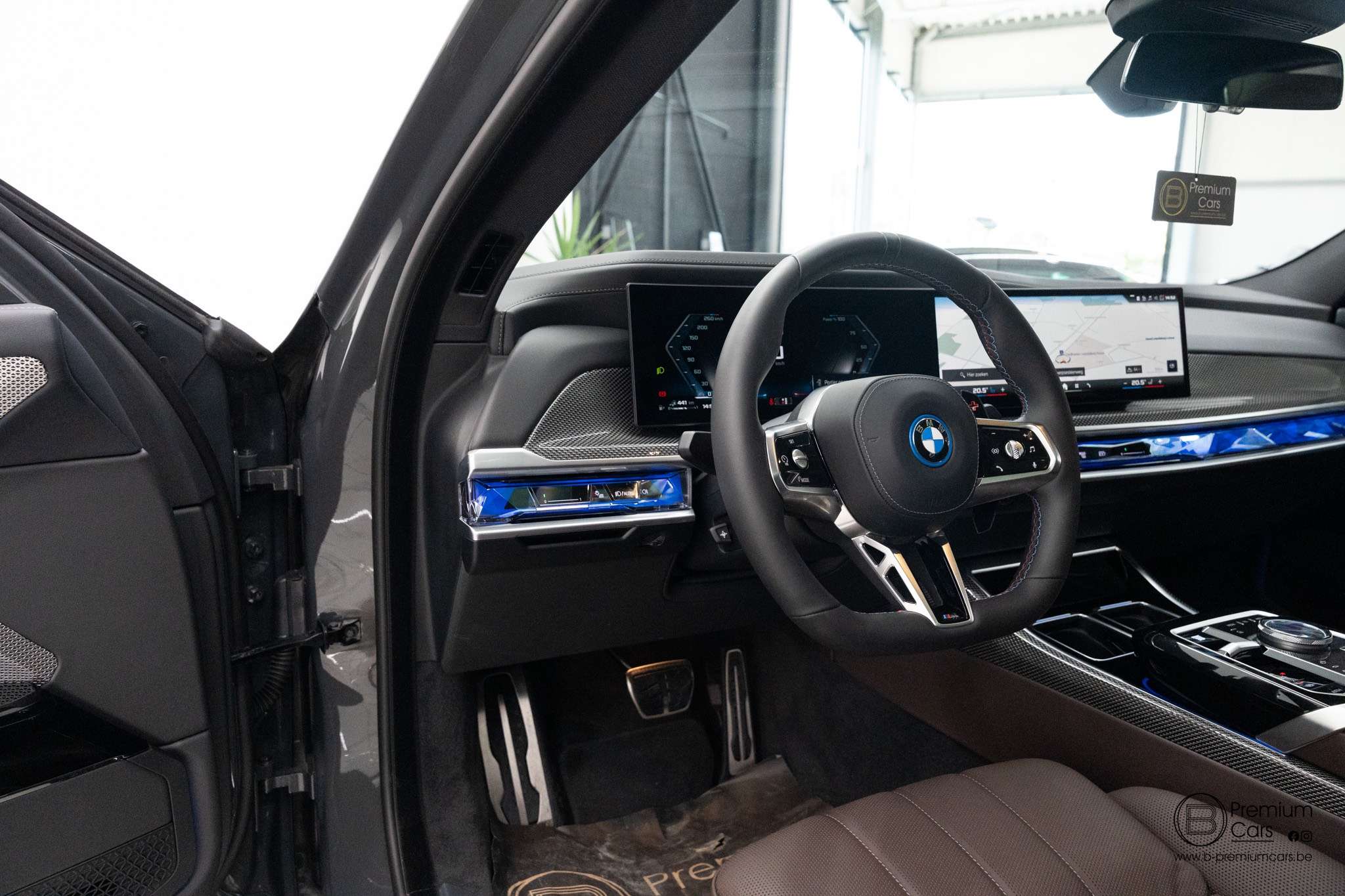 BMW 760 e xDrive Individual! FULL OPTIONS! TV!