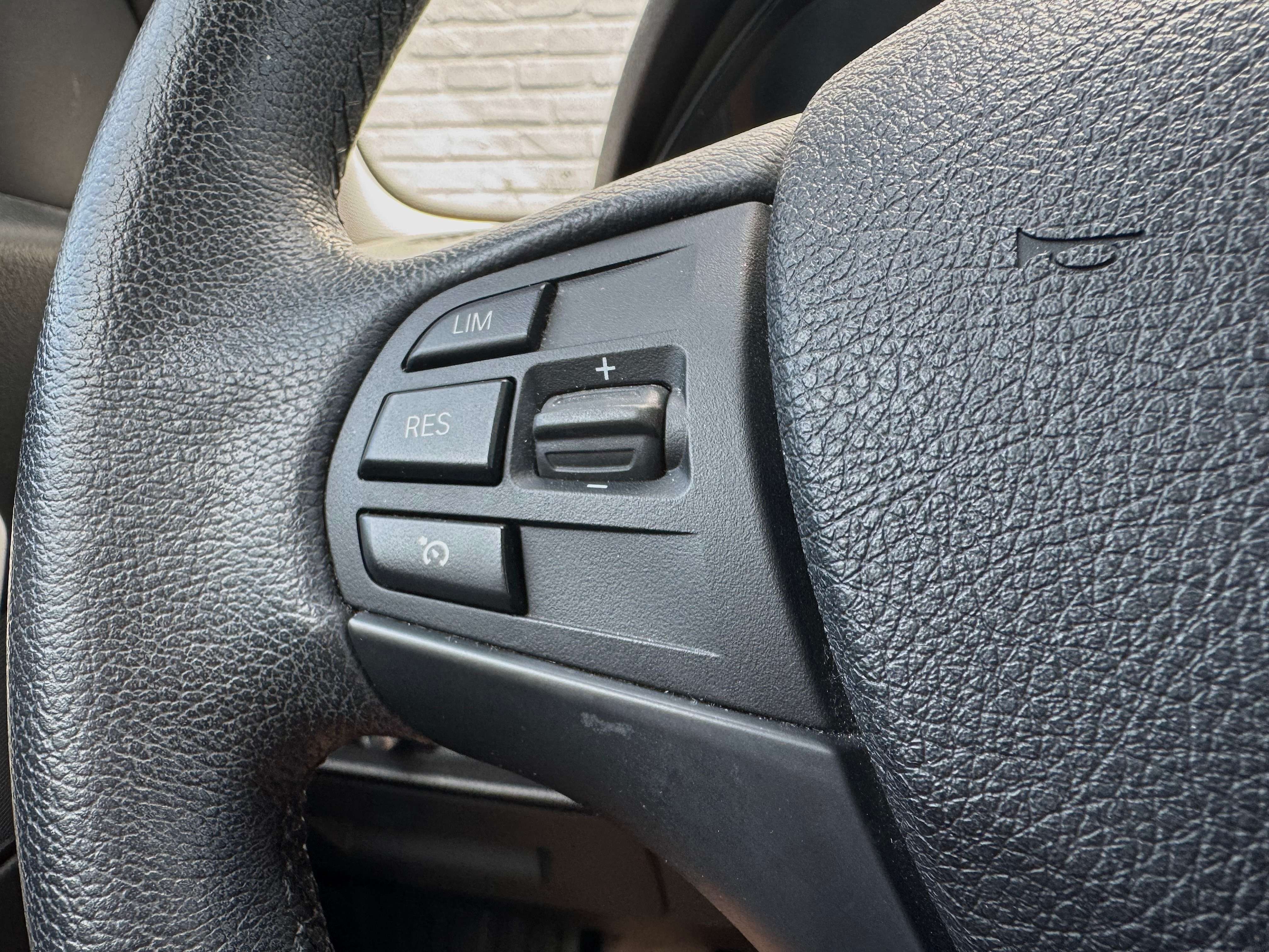 BMW 118 i 136pk * Leder * Navi * PDC V+A * Garantie