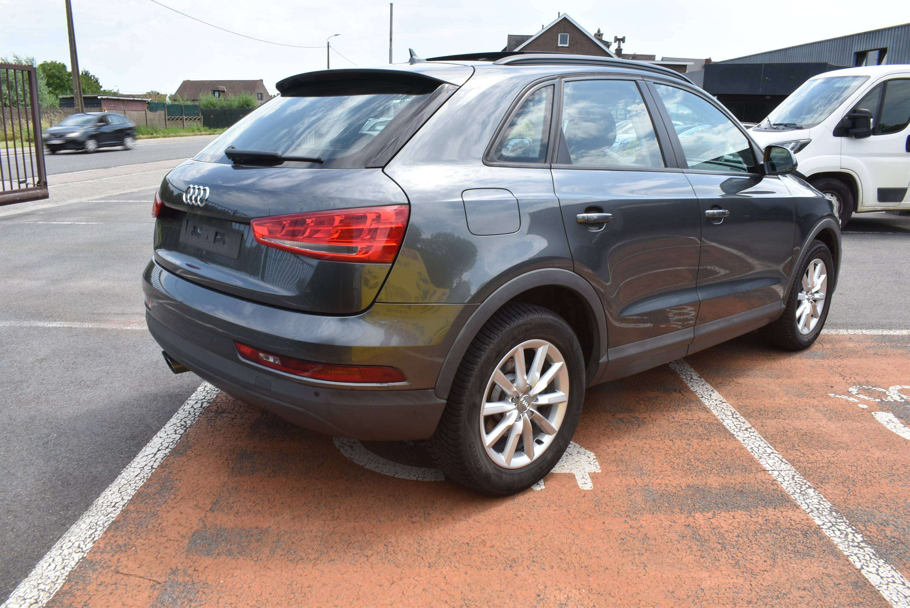 Audi Q3 1.4 TFSI Design S tronic Xenon/Pano/GPS