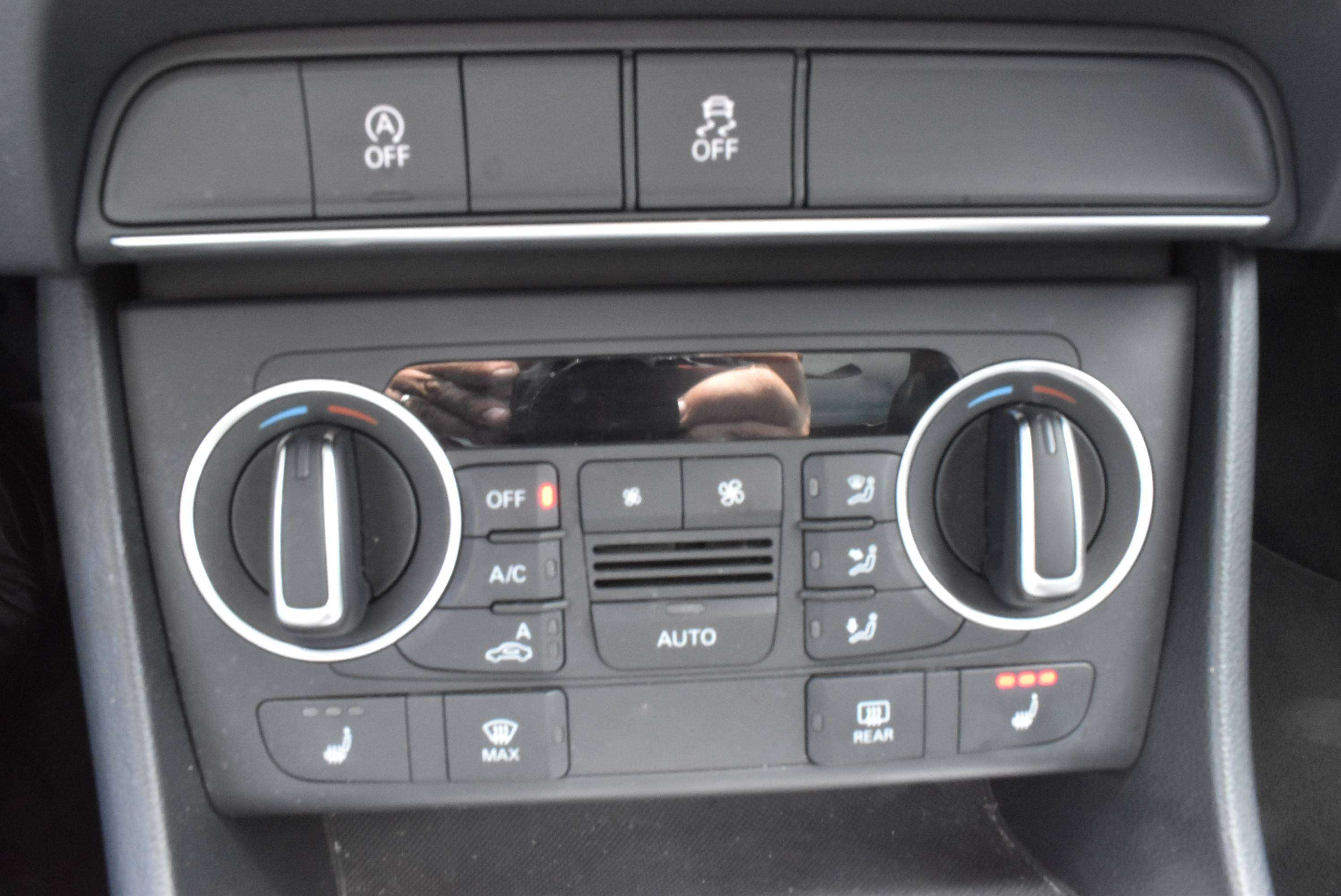 Audi Q3 1.4 TFSI Design S tronic Xenon/Pano/GPS