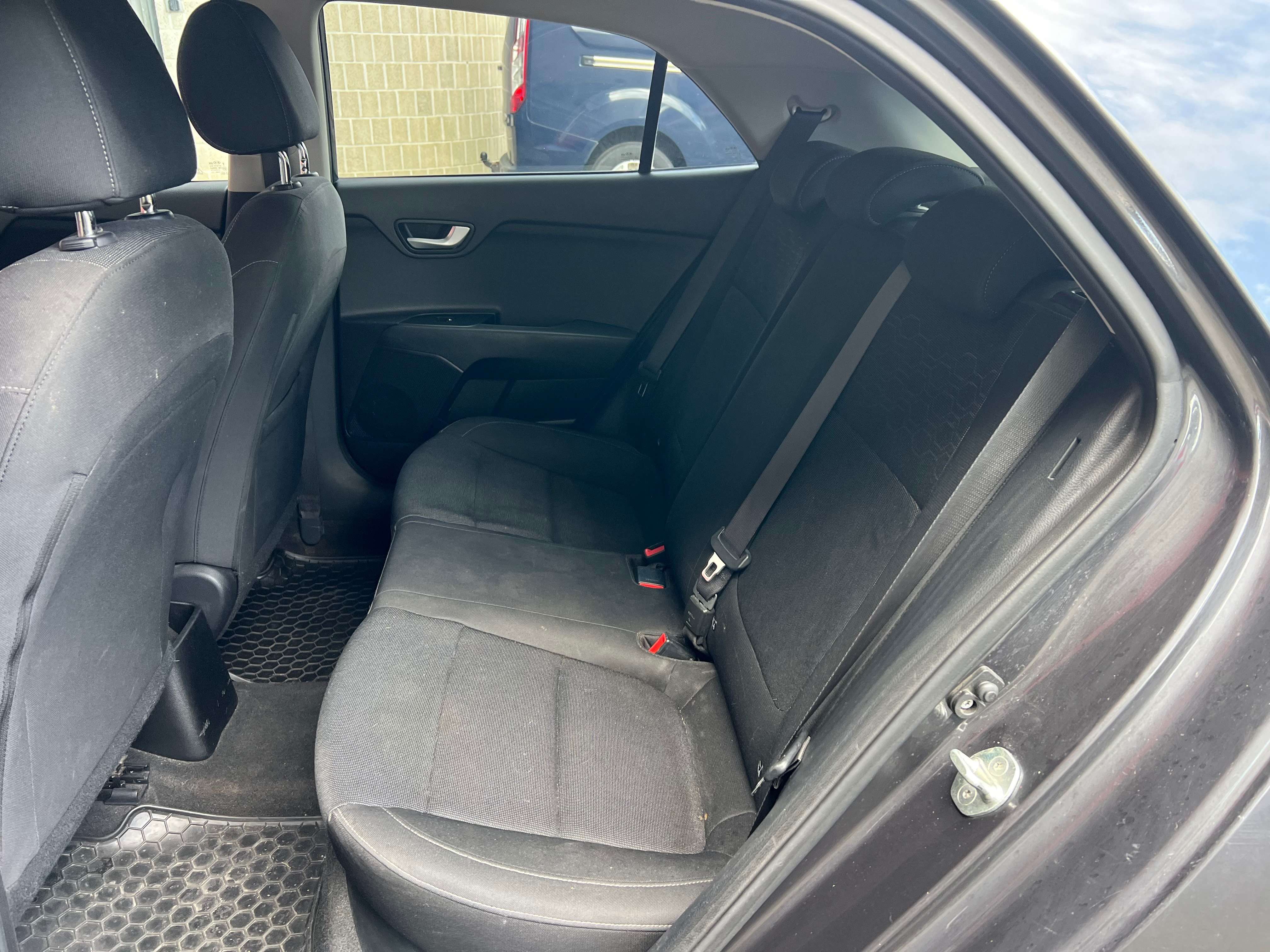 Kia Rio 1.2i Easy + NAVI + CAMÉRA + CAR-PASS