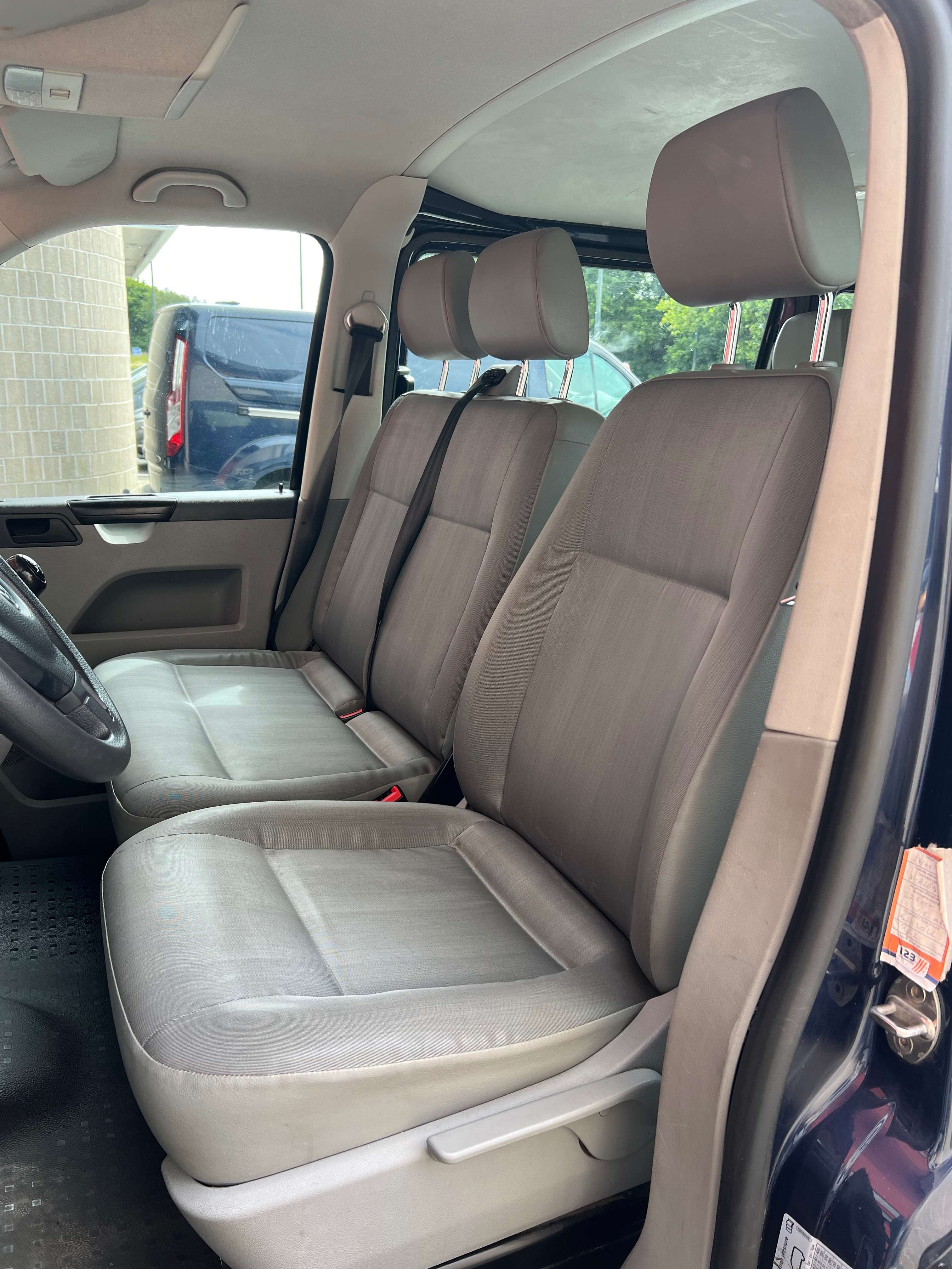Volkswagen T5 Multivan 2.0 CR TDi Comfortline + 9 PLACES + CLIM