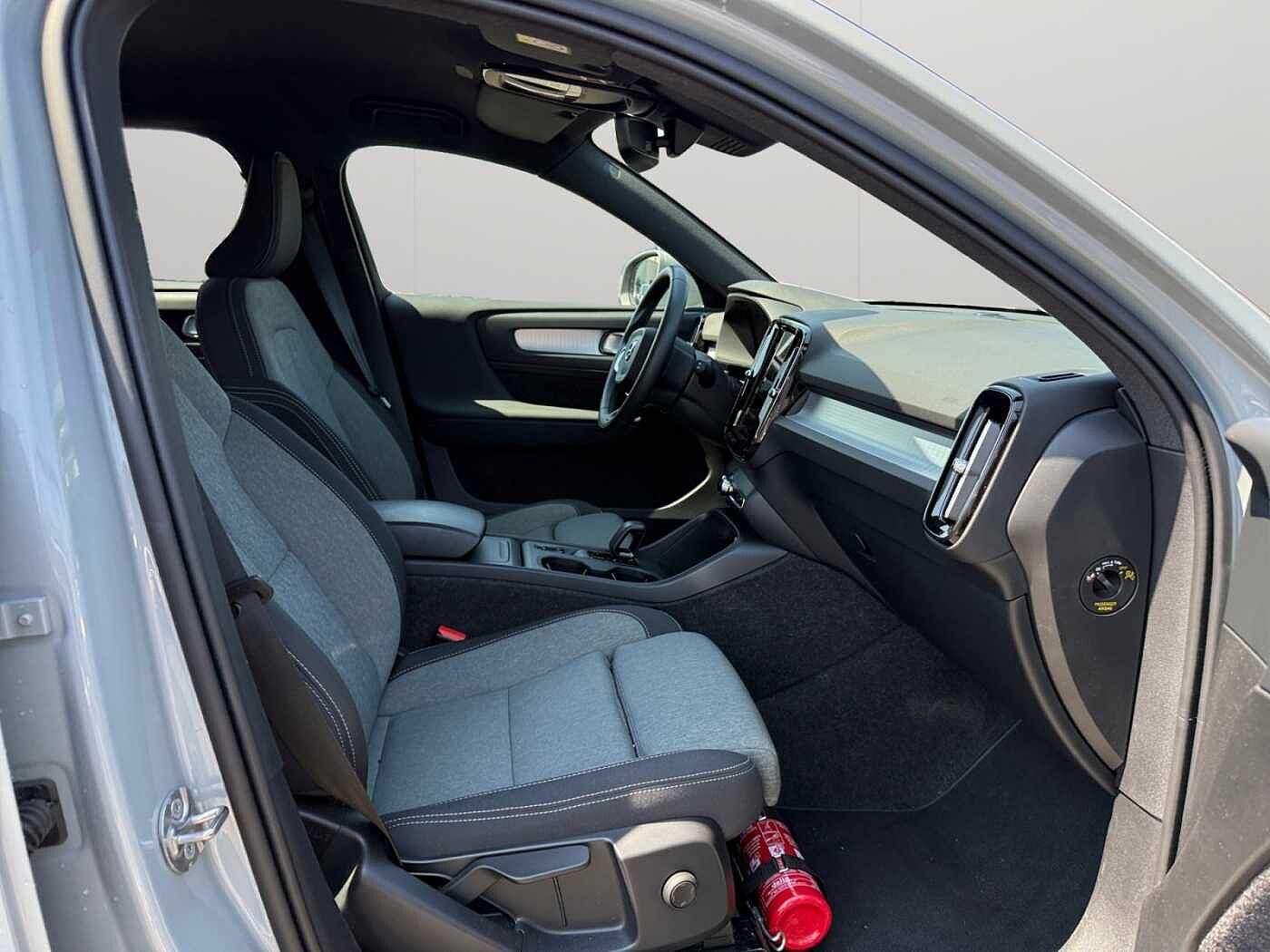 Volvo XC40 XC40 Core, B3 Micro-hybride (MHEV), Essence