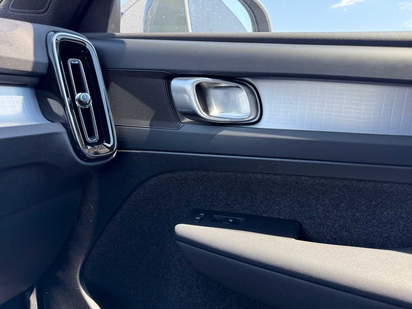 Volvo XC40 XC40 Core, B3 Micro-hybride (MHEV), Essence