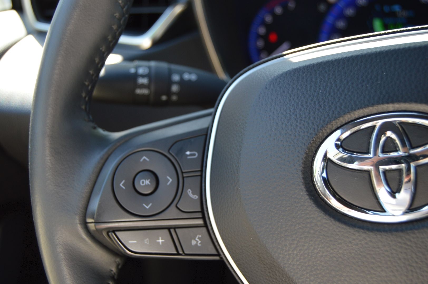 Toyota COROLLA 122H DYNAMIC BUSINESS + PROGRAMME BEYOND ZERO ACADEMY MY22