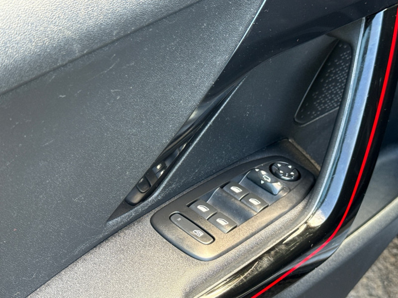 Peugeot 2008 1.6 HDI 100CH CROSSWAY // GT LINE // 2018 // CAMERA // LED // GPS