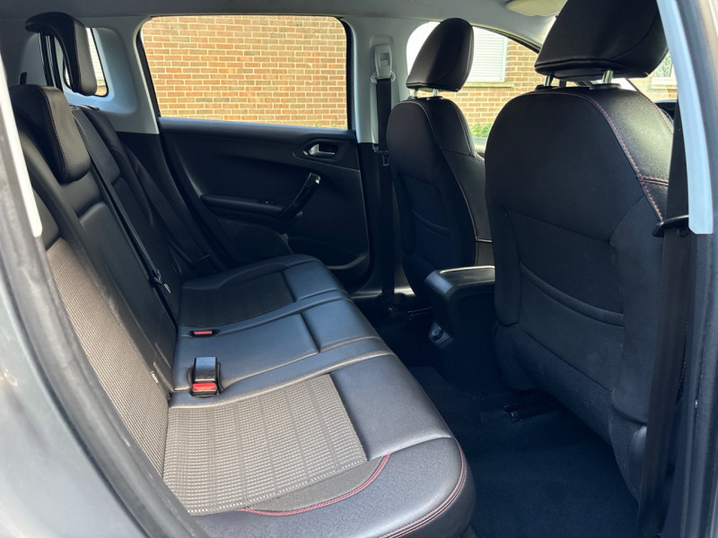 Peugeot 2008 1.6 HDI 100CH CROSSWAY // GT LINE // 2018 // CAMERA // LED // GPS