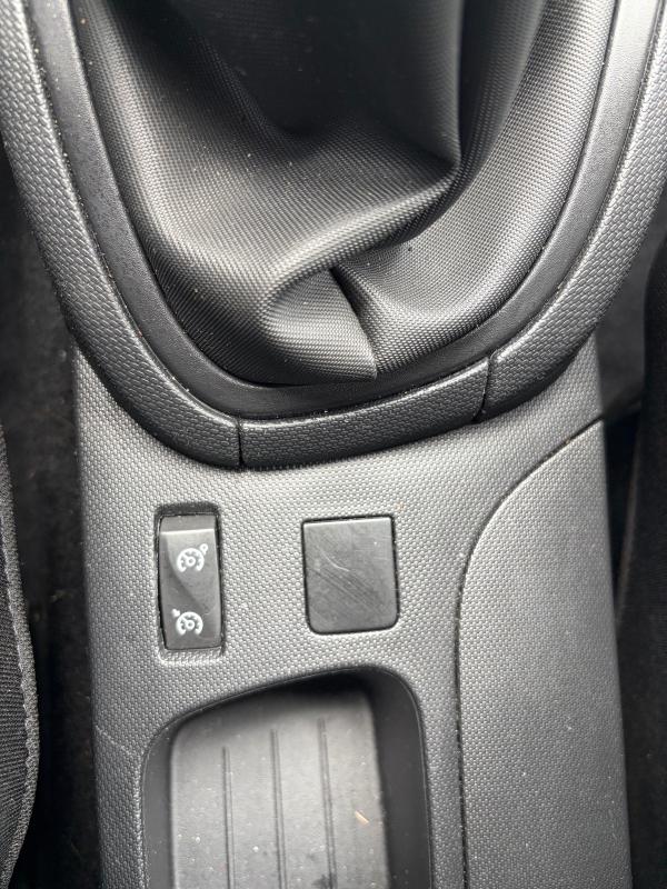 Renault Clio IV 2014 dCi 1.5l Life CarPlay KIT DISTRIBUTIONS NEUF BLUETOOTH PAYER EN 3Fois