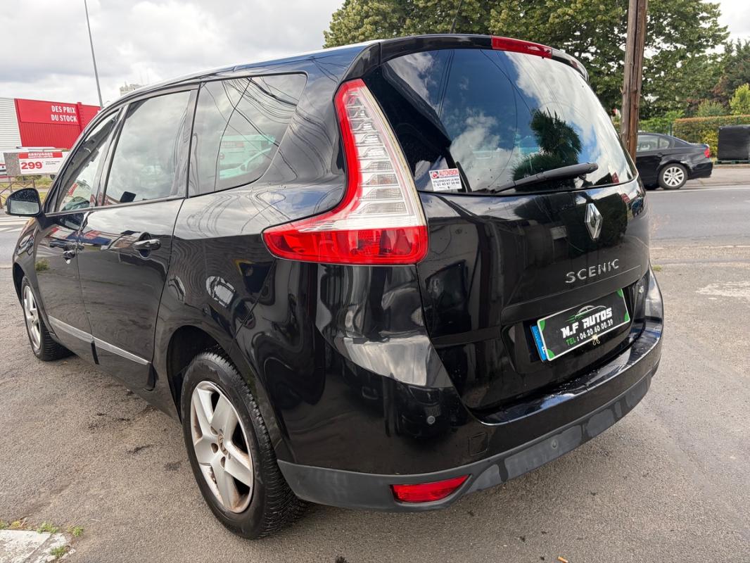 Renault Grand Scenic 7 PLACES 2015 SEMI CUIR GPS BLUETOOTH RADARS USB RÉGULATEUR PAYEMENT EN 3Fois