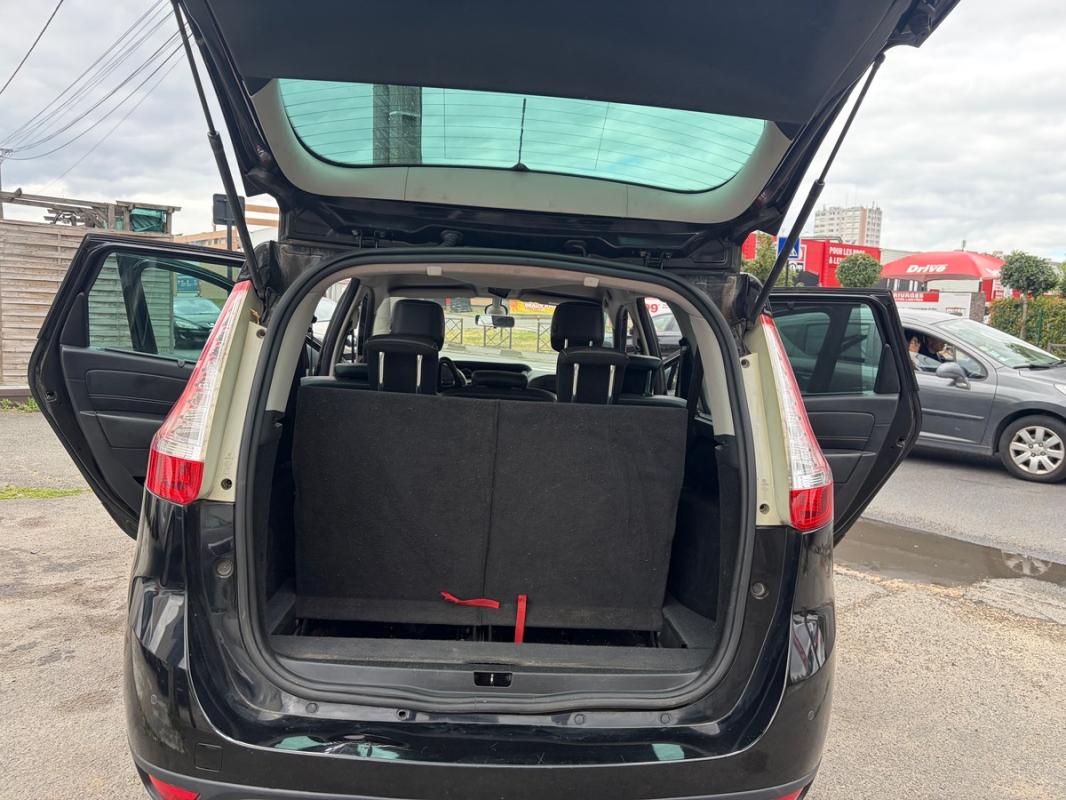 Renault Grand Scenic 7 PLACES 2015 SEMI CUIR GPS BLUETOOTH RADARS USB RÉGULATEUR PAYEMENT EN 3Fois