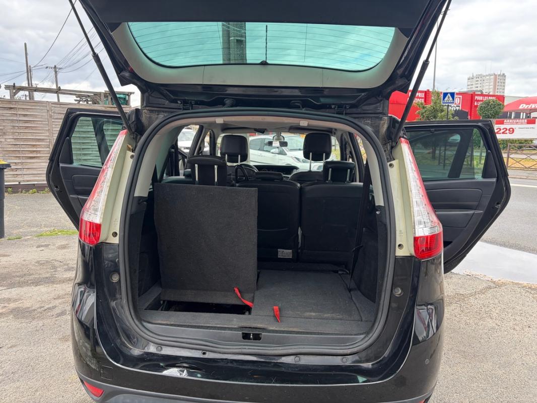Renault Grand Scenic 7 PLACES 2015 SEMI CUIR GPS BLUETOOTH RADARS USB RÉGULATEUR PAYEMENT EN 3Fois