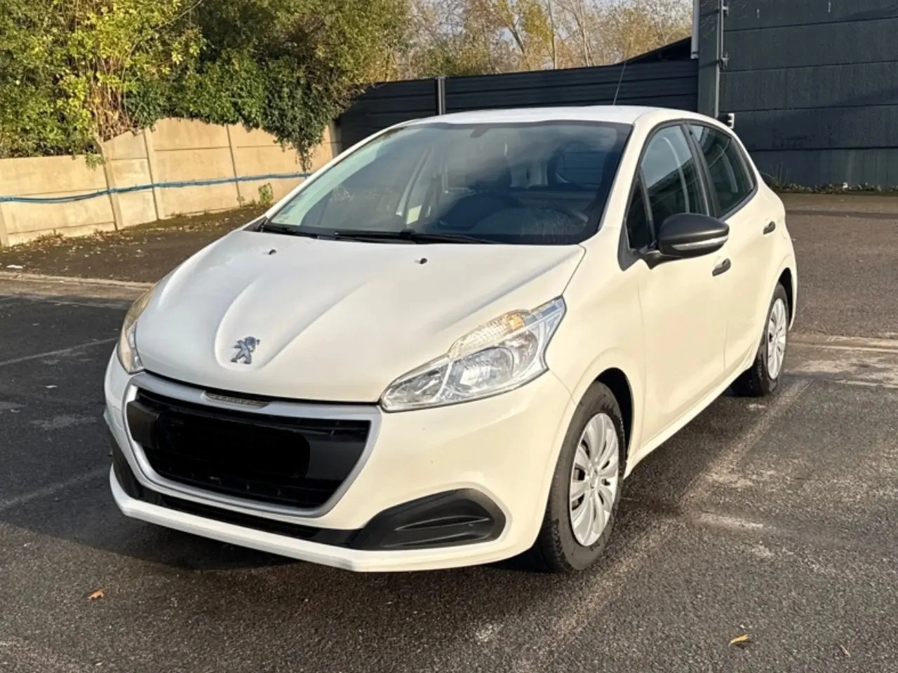 Peugeot 208 (2) 1.6 BLUEHDI 75 S&amp;S ALLURE BUSINESS 5P
