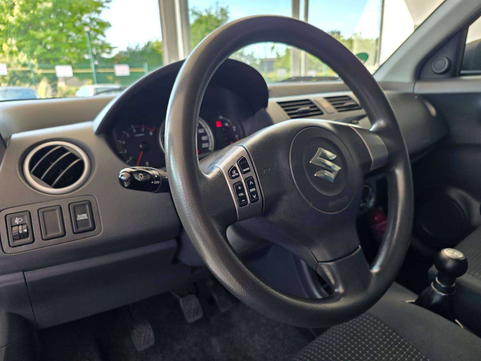 Suzuki Swift 🟢1.3 ESSENCE 92CV - 5 PORTES - AIRCO