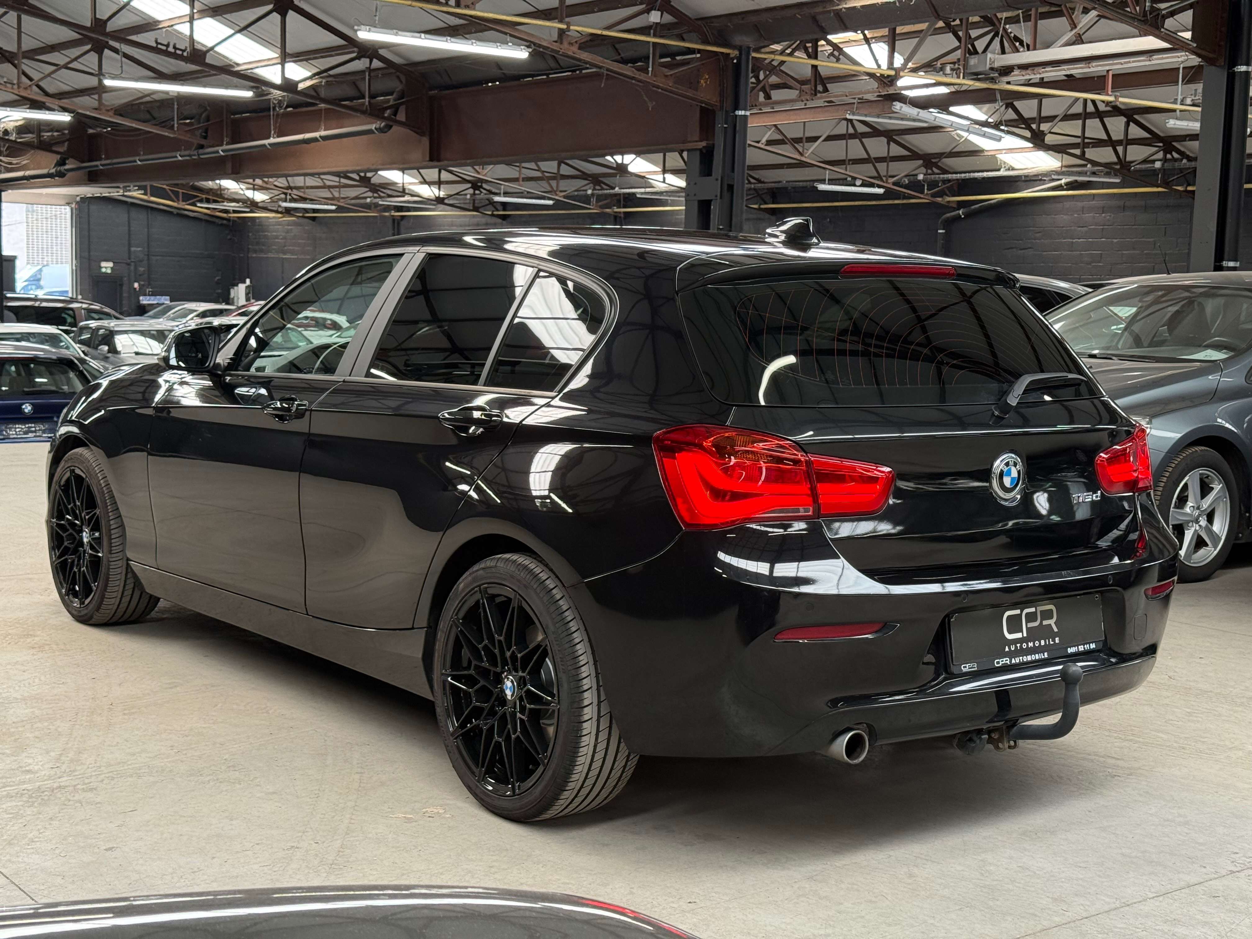 BMW 116 d * JANTES M PERF * LED * GPS * RADAR * ATT REMORQ * GARANTIE