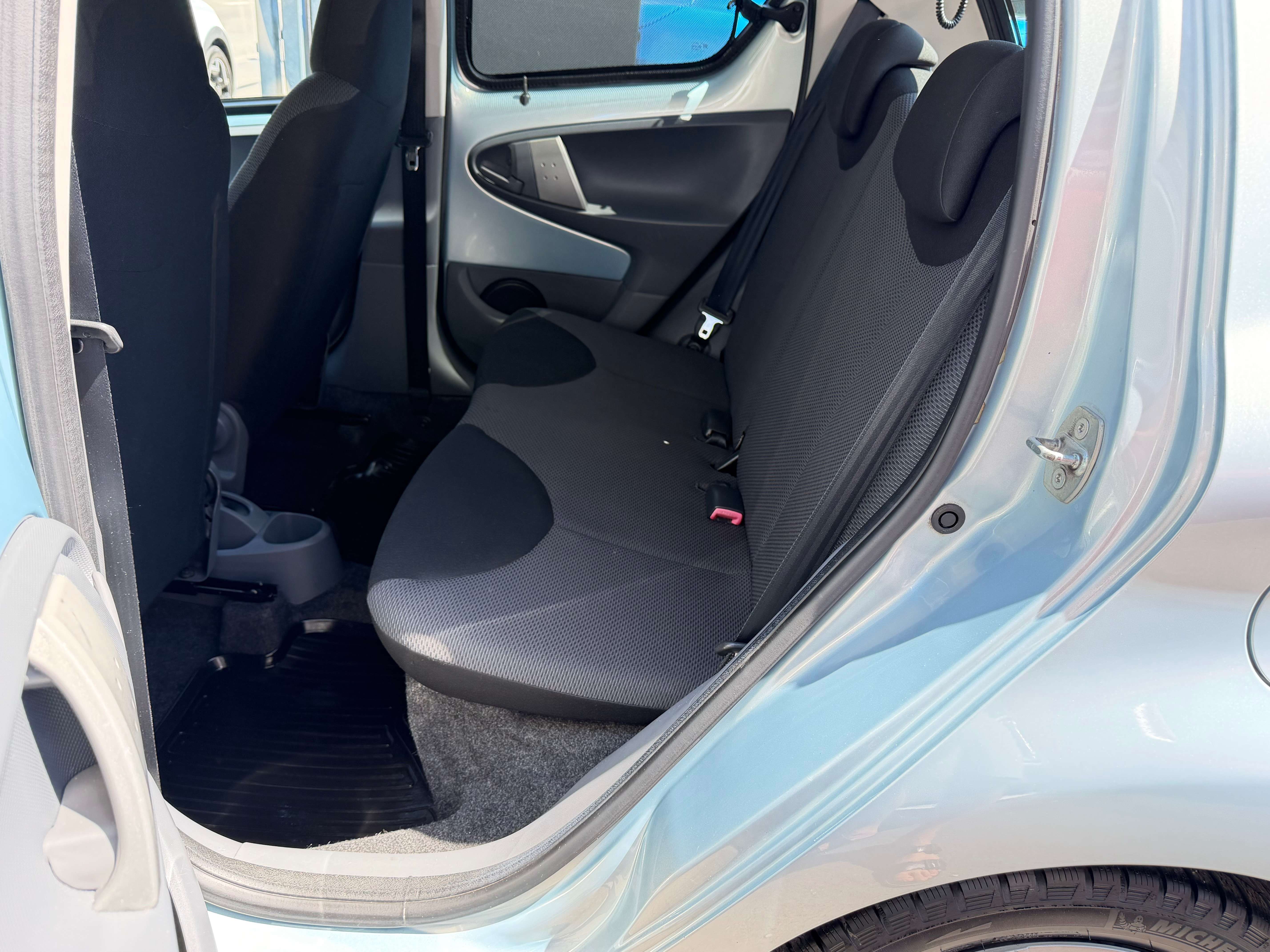 Toyota Aygo Aygo 1.0i VVT-i ° 5 PORTES ° AIRCO ° CARNET TOYOTA COMPLET ! ° GARANTI 12 MOIS