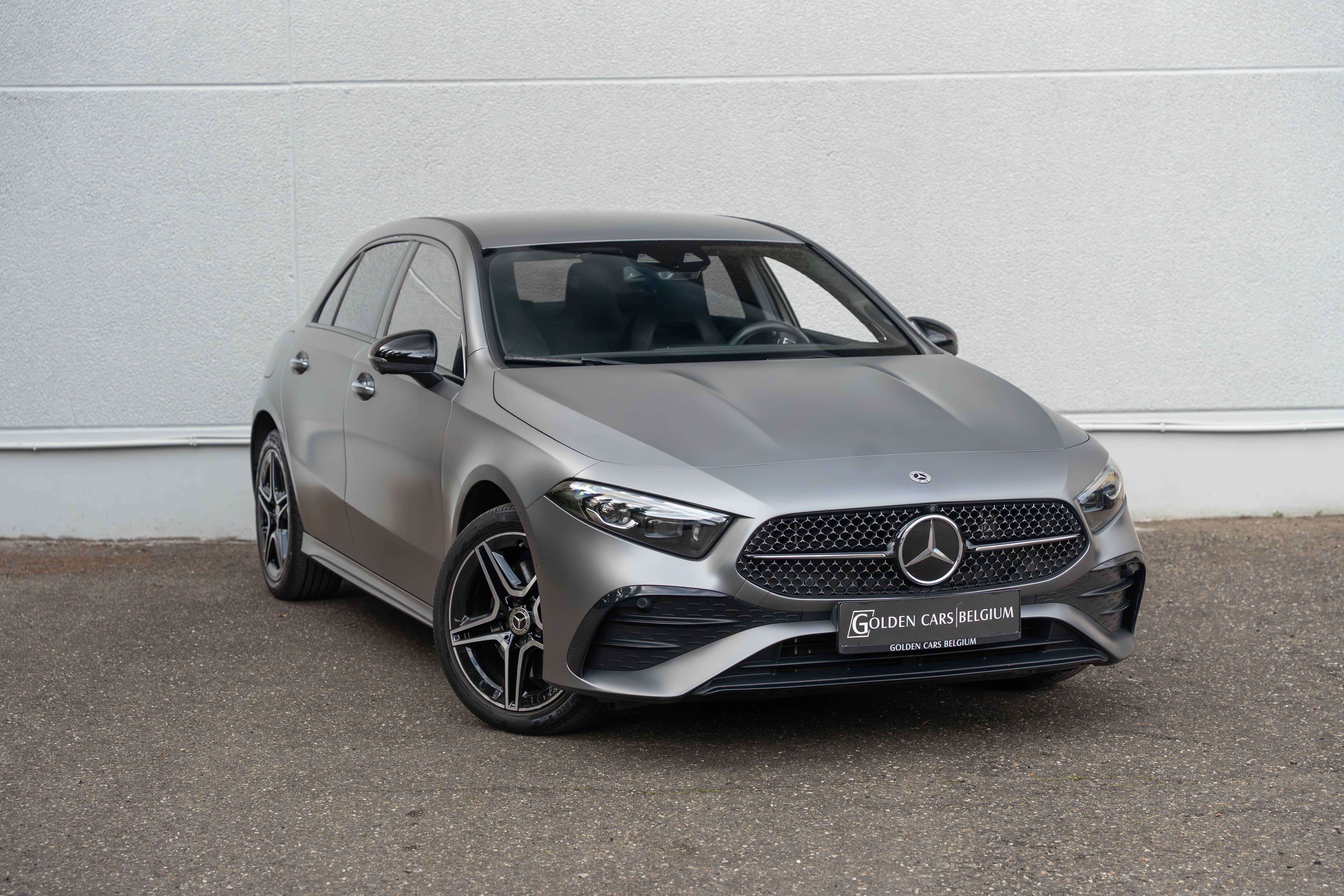 Mercedes-Benz A 250 e AMG/MOUNTAINGREY/LED/ACC/MEMORY/BURMESTER/AMBIENTE/360°/KEYLESS