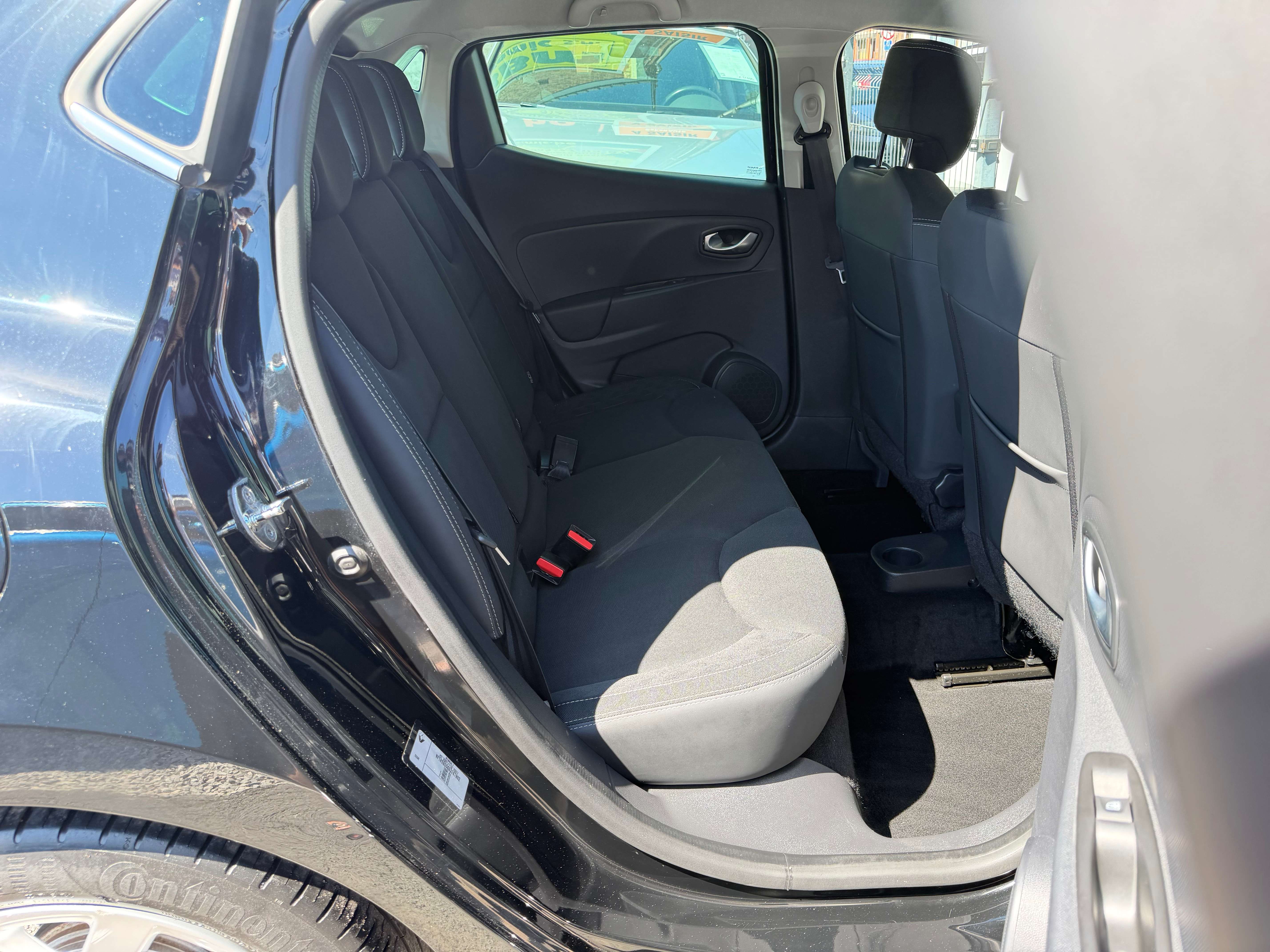 Renault Clio Clio 0.9 TCe Limited ° NAVI ° LED ° JANTES ° GARANTI 12 MOIS !