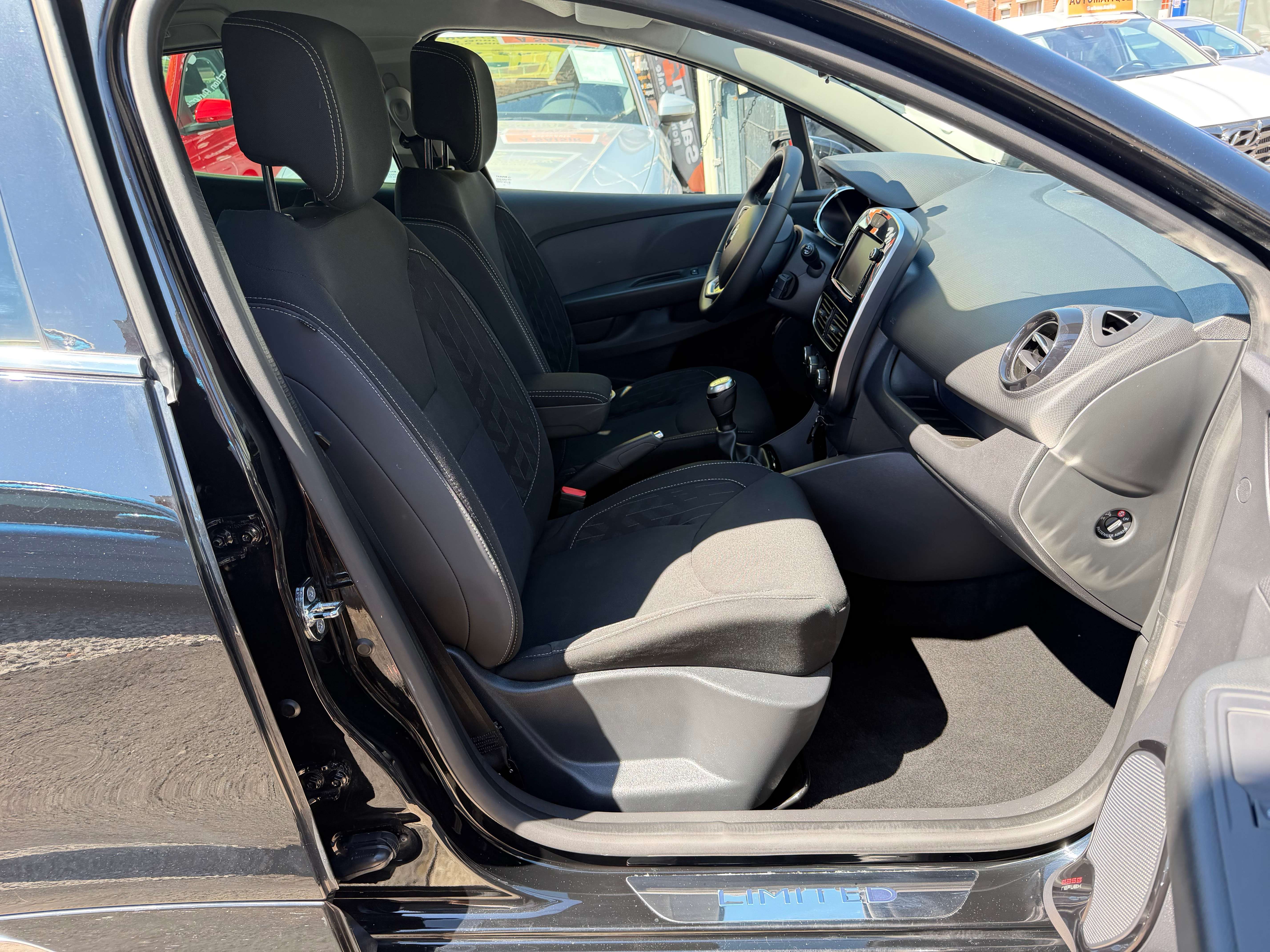 Renault Clio Clio 0.9 TCe Limited ° NAVI ° LED ° JANTES ° GARANTI 12 MOIS !
