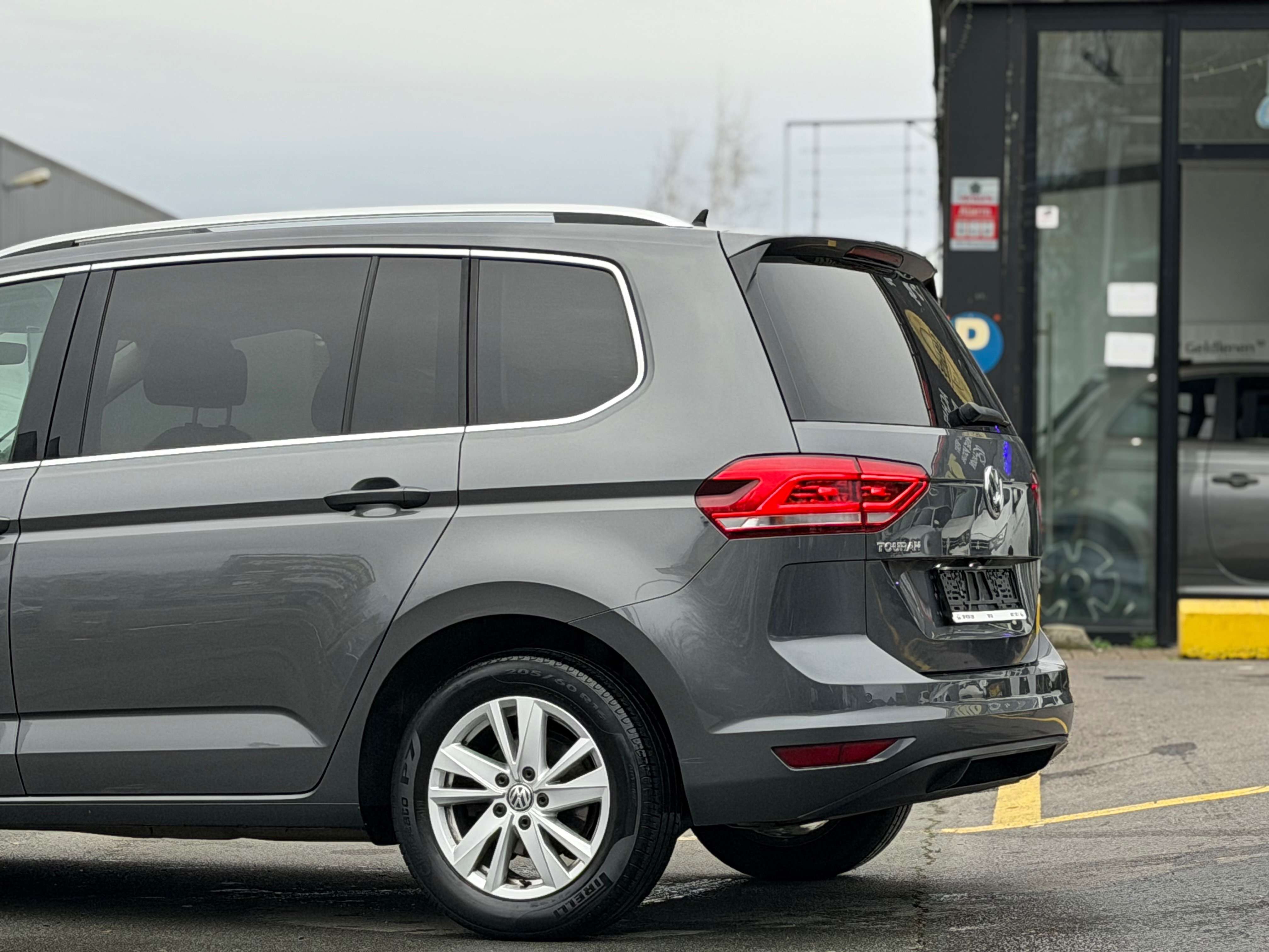 Volkswagen Touran 1.5TSI*7PL*boîte auto DSG*NAVI*CAMERA*BT* Android