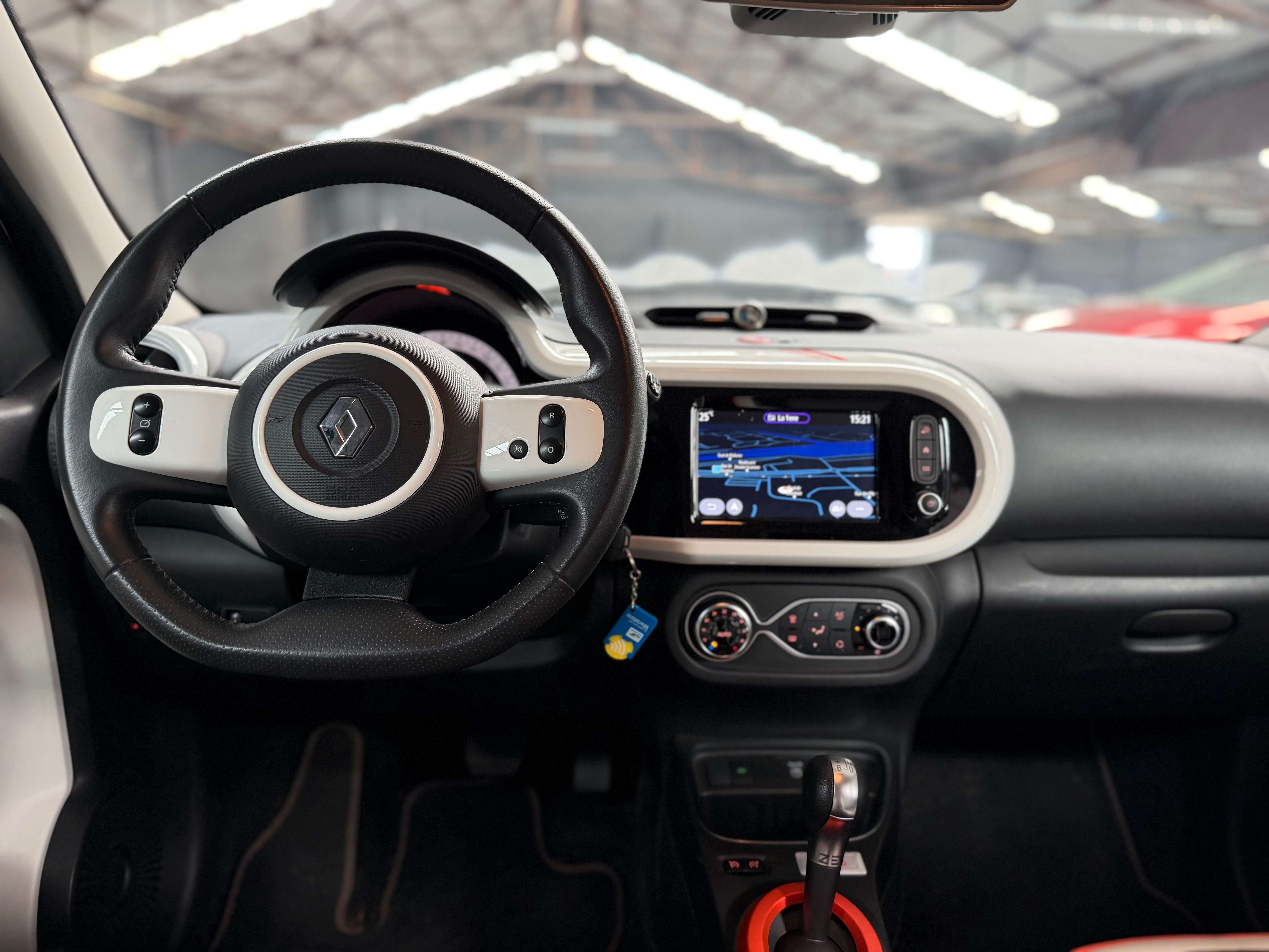 Renault Twingo e-Twingo 24 kWh R80 Vibes * 12/2020 * CAMERA * SG CH * GPS * CLIM