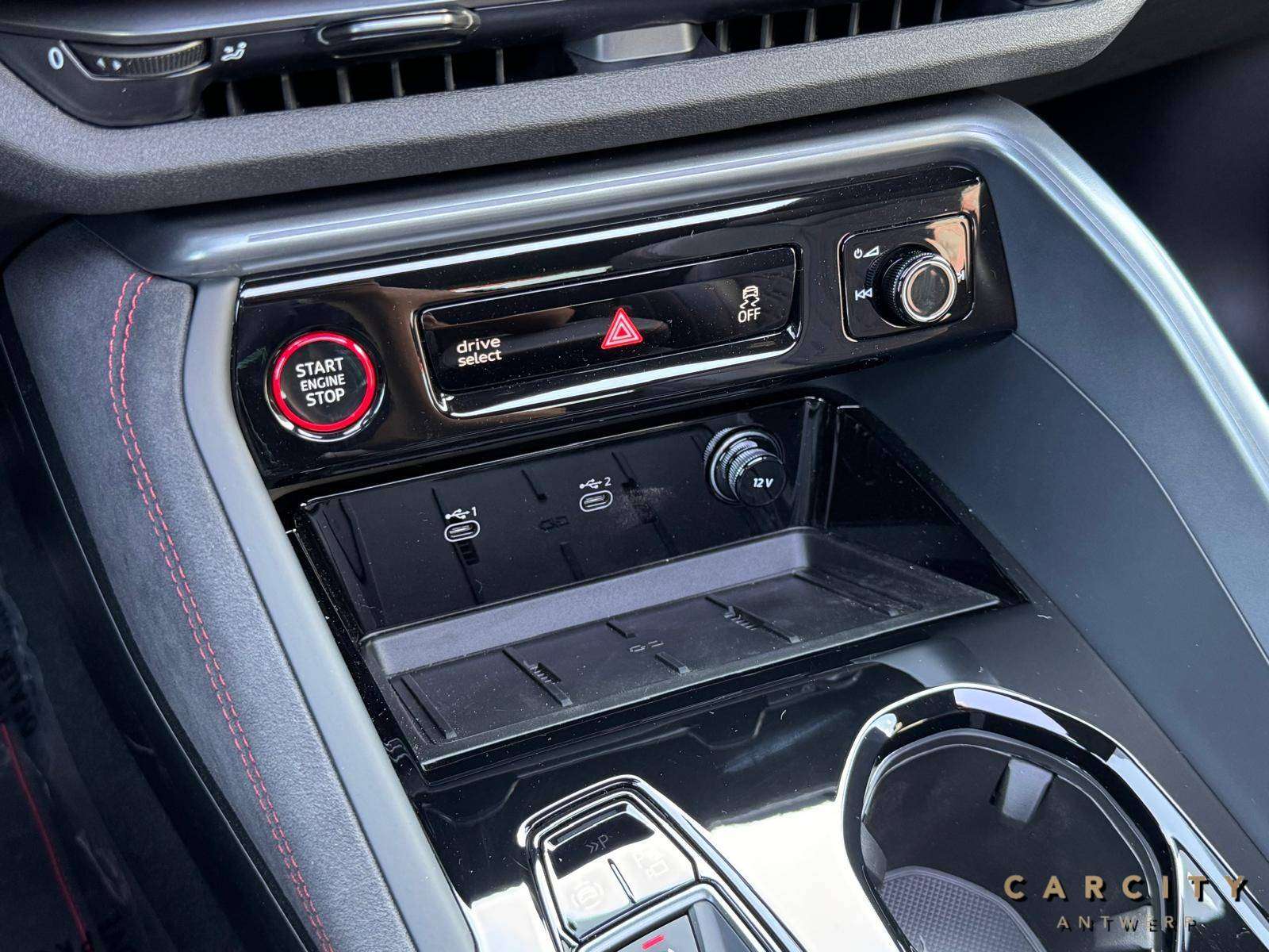 Audi Q5 Q5 Sportback 2.0 TDi Quattro S line 2026 | MASSAGE | LUCHTVERING | PANO | HUD | OLED | PASSAGIERSCHERM | B&O |
